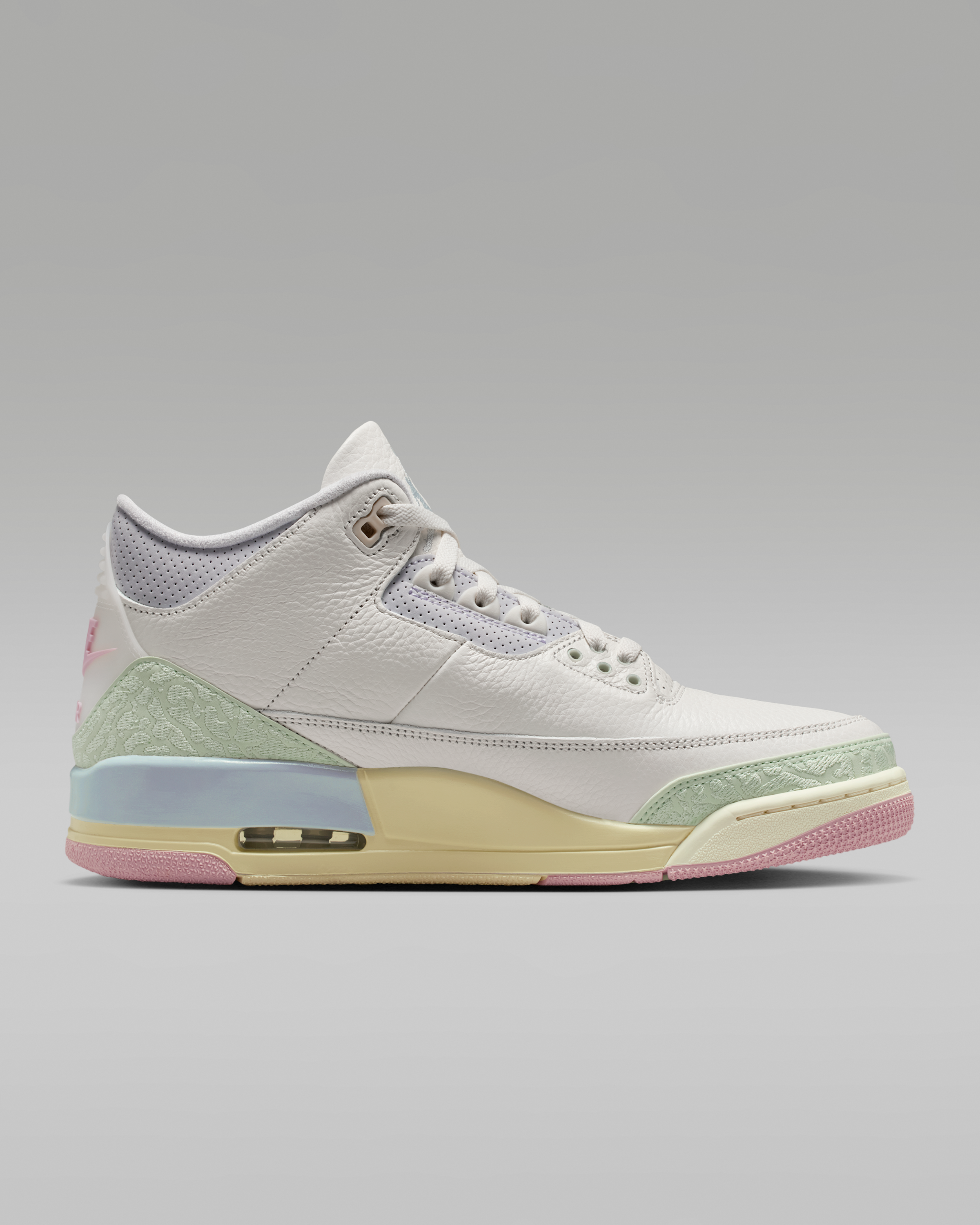 Air Jordan 3 Retro 'Sail and Jade Aura' Men's Shoes - Sail/Aura/Iced Carmine/Jade Aura - View 3