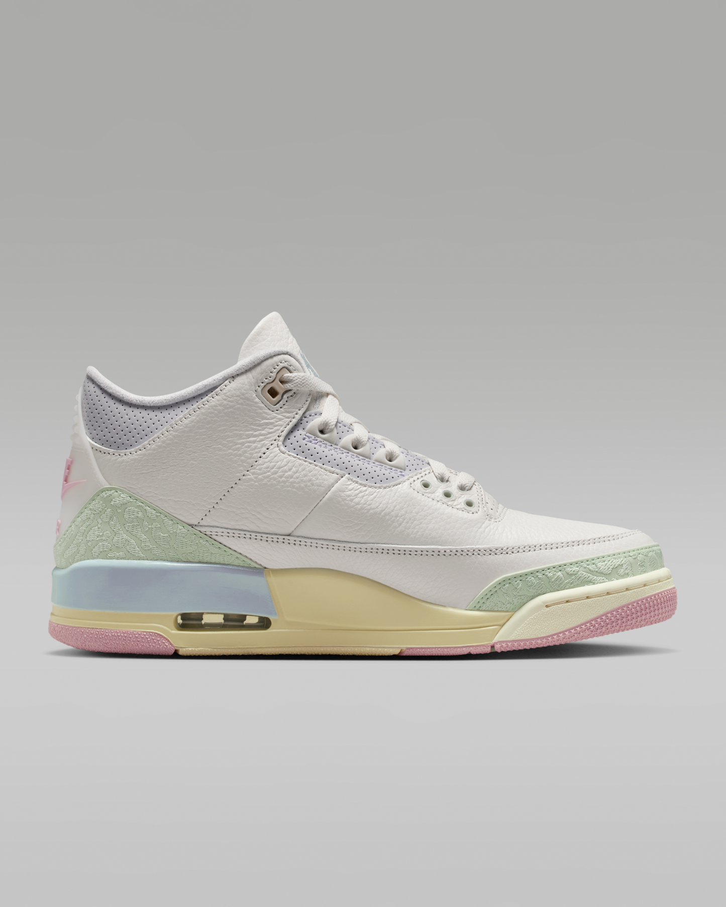 Air Jordan 3 Retro 'Sail and Jade Aura' Men's Shoes - Sail/Aura/Iced Carmine/Jade Aura - View 3