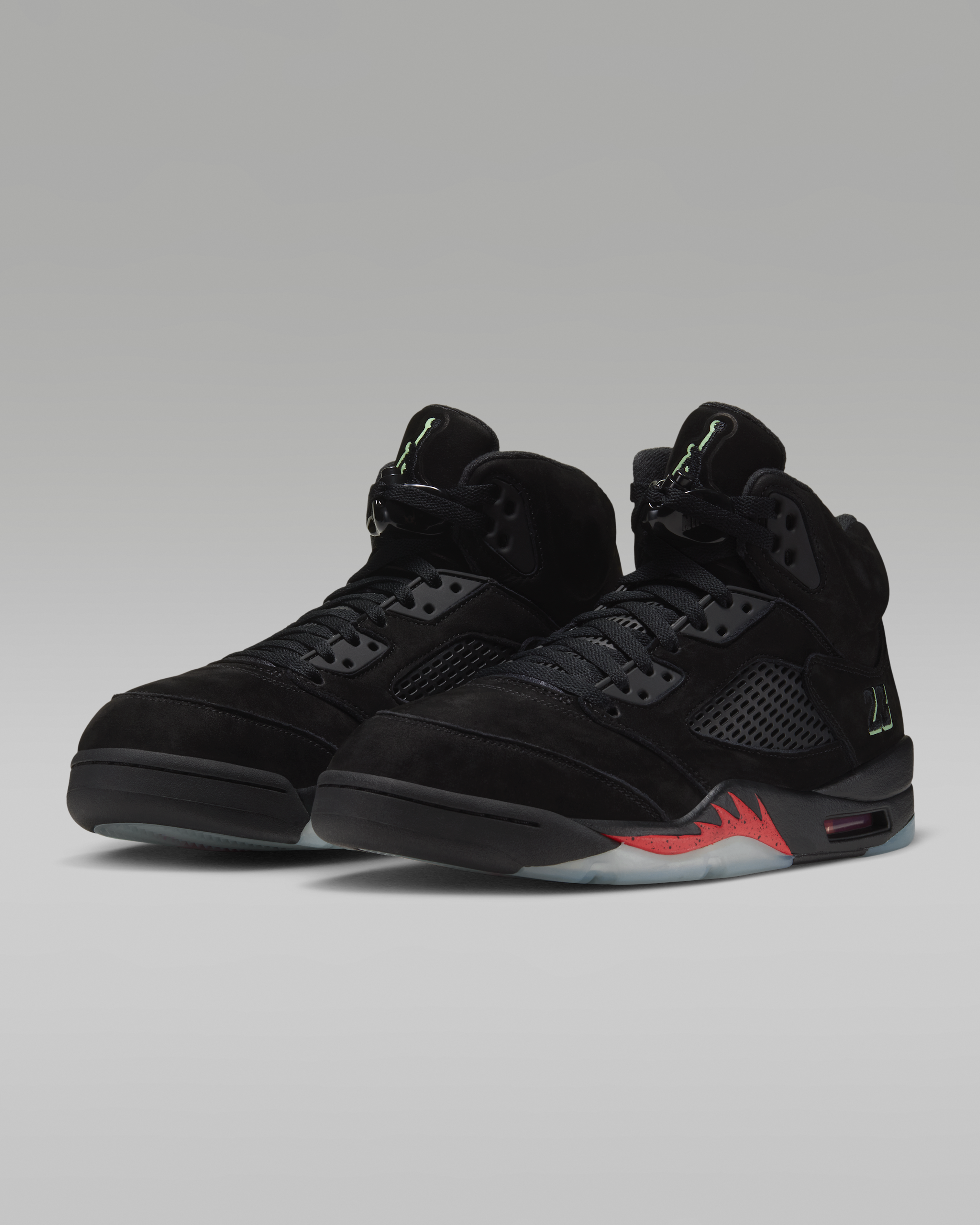 Air Jordan 5 Retro 'Halloween' Men's Shoes - Black/Picante Red/Glow In The Dark/Black - View 5