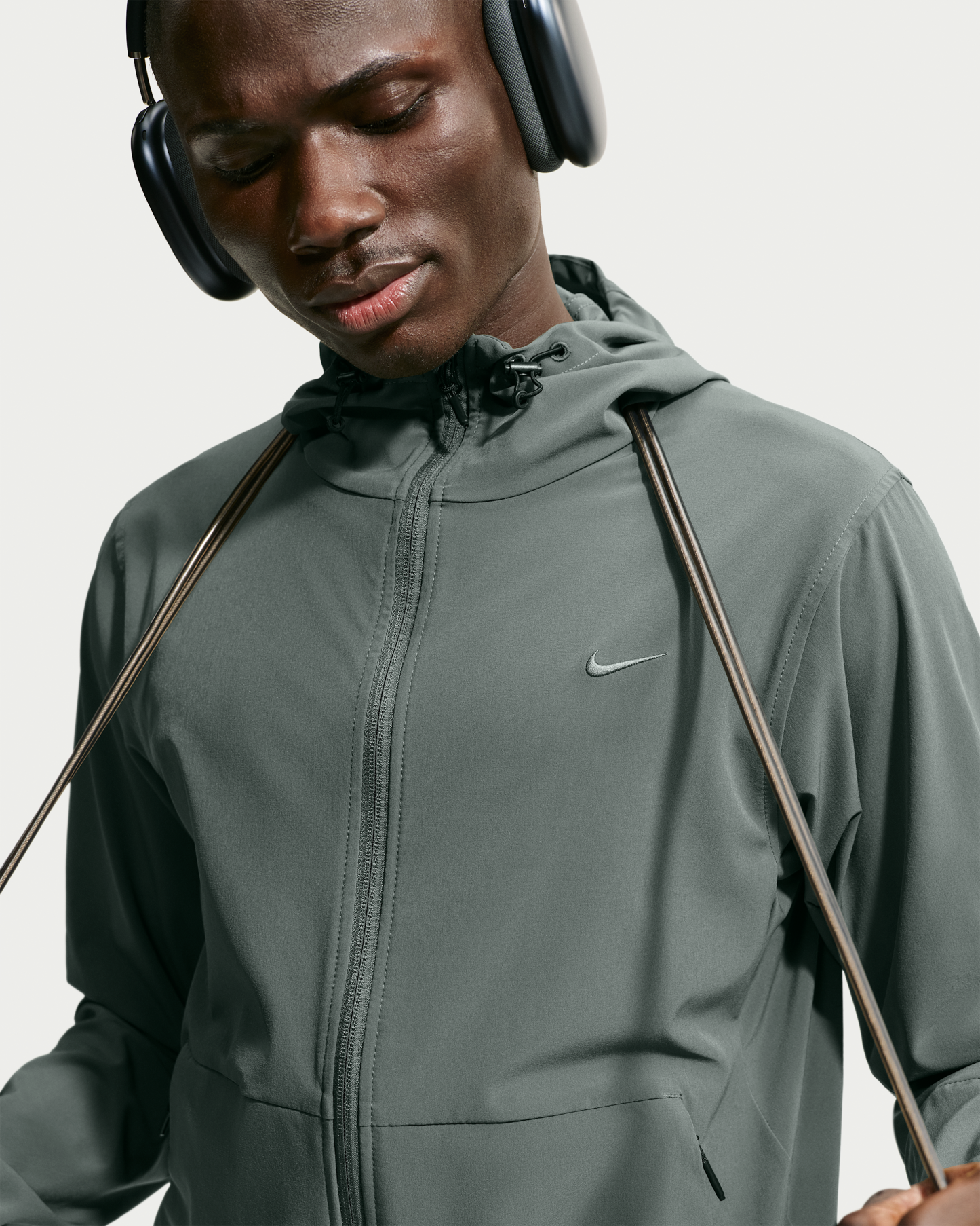 Nike Unlimited Men's Repel Hooded Versatile Jacket - Camo Green/Black/Camo Green - View 3