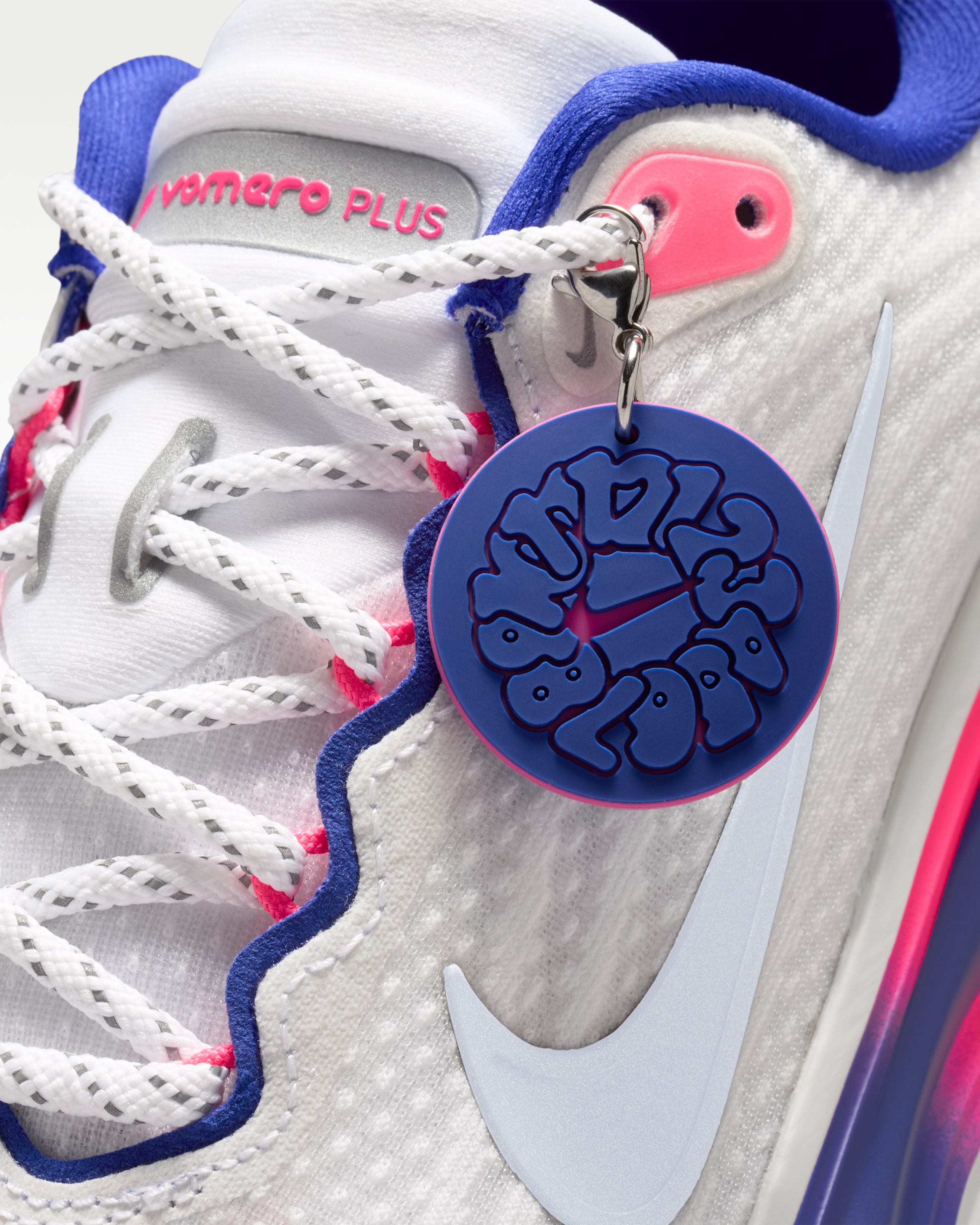 Vomero Plus SE Women's Road Running Shoes - White/Concord/Hyper Pink/Metallic Silver - View 9