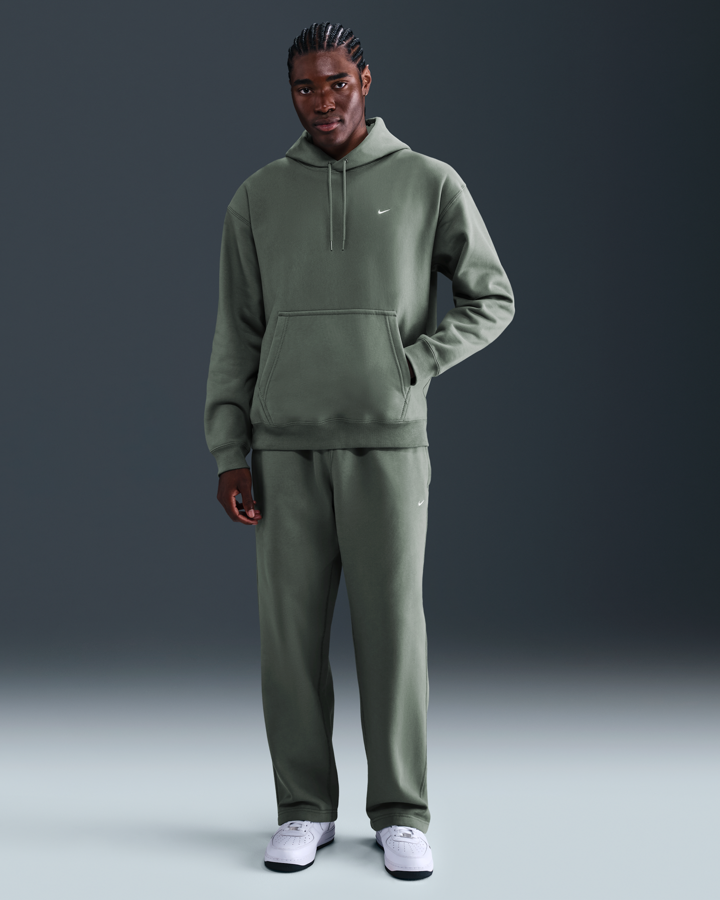 Nike Solo Swoosh Men's Pullover Hoodie - Clay Green/Clay Green/White - View 4