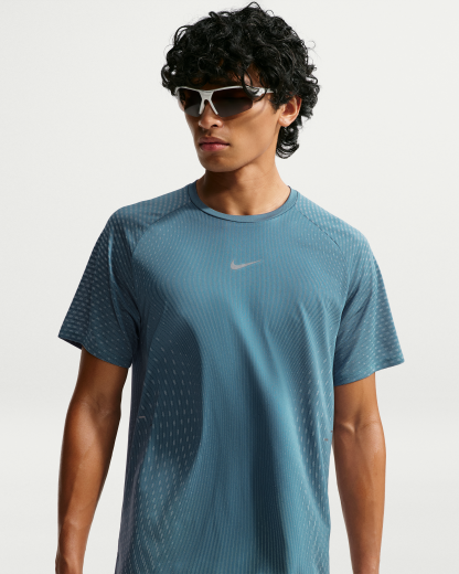 Nike Stride Aero-FIT Men's Short-Sleeve Running Top - Smoky Blue/Football Grey - View 1