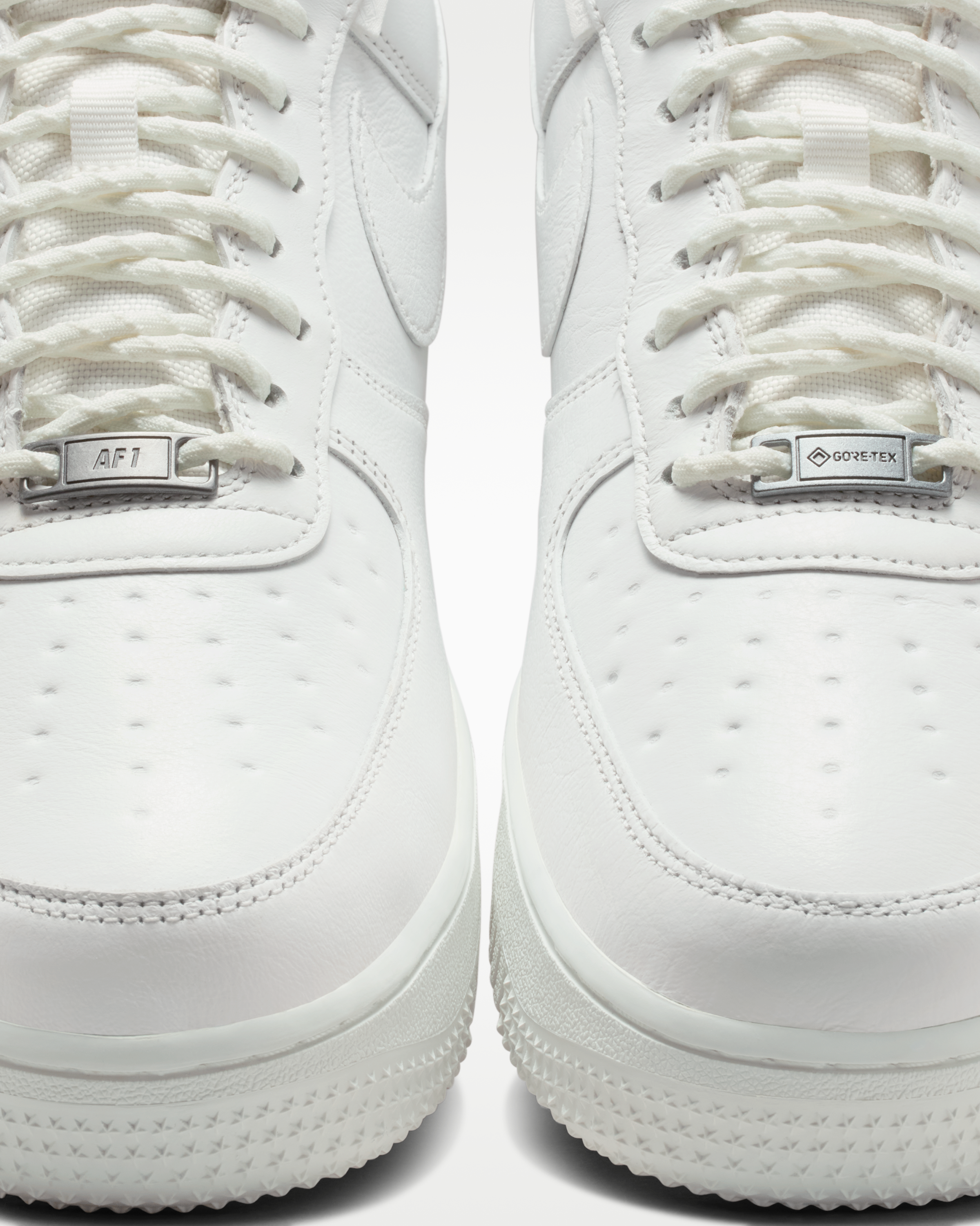 Air Force 1 GORE-TEX Vibram® Men's Waterproof Shoes - Summit White/Off-White/Speed Yellow/Summit White - View 9