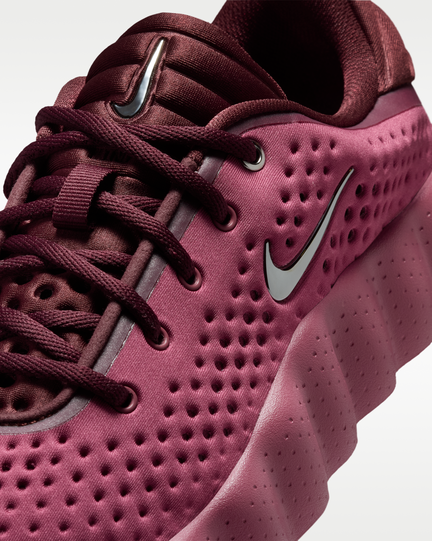 Nike Mind 002 Women's Pregame Shoes - Pink Smoke/Mystic Dates/Light Magenta/Metallic Silver - View 8