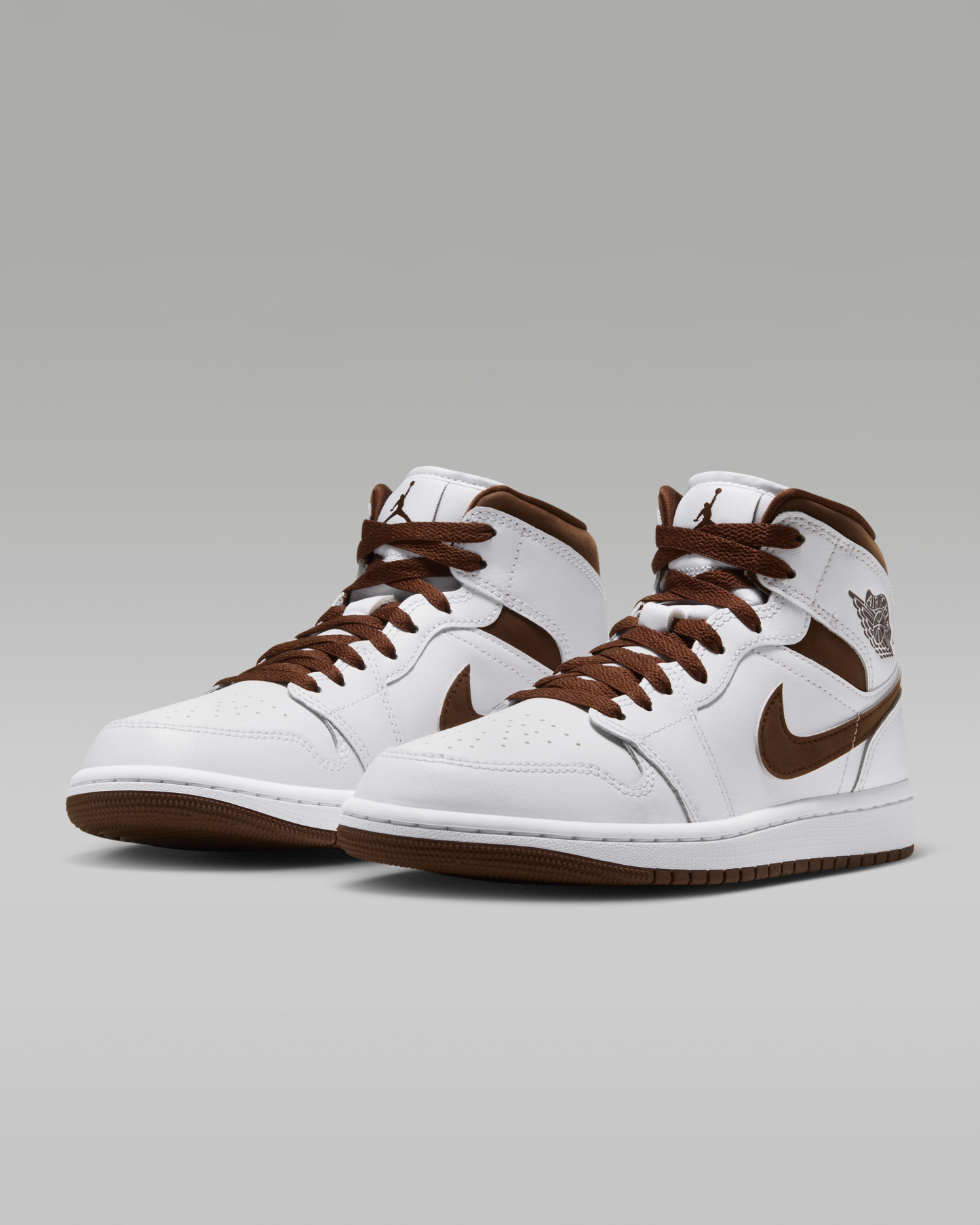 Air Jordan 1 Mid Women's Shoes - White/Cacao Wow/Cacao Wow - View 5