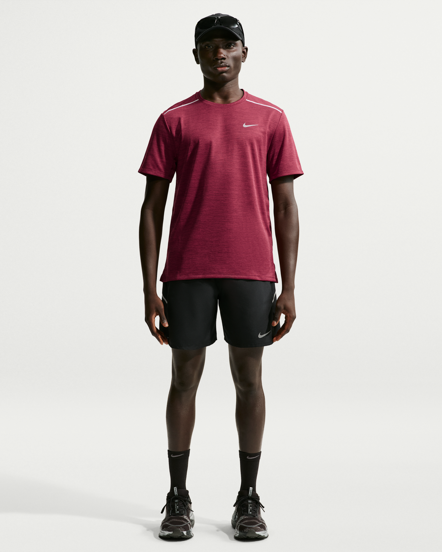 Nike Miler Men's Dri-FIT Short-Sleeve Running Top - Tough Red/Mystic Dates/Heather - View 4