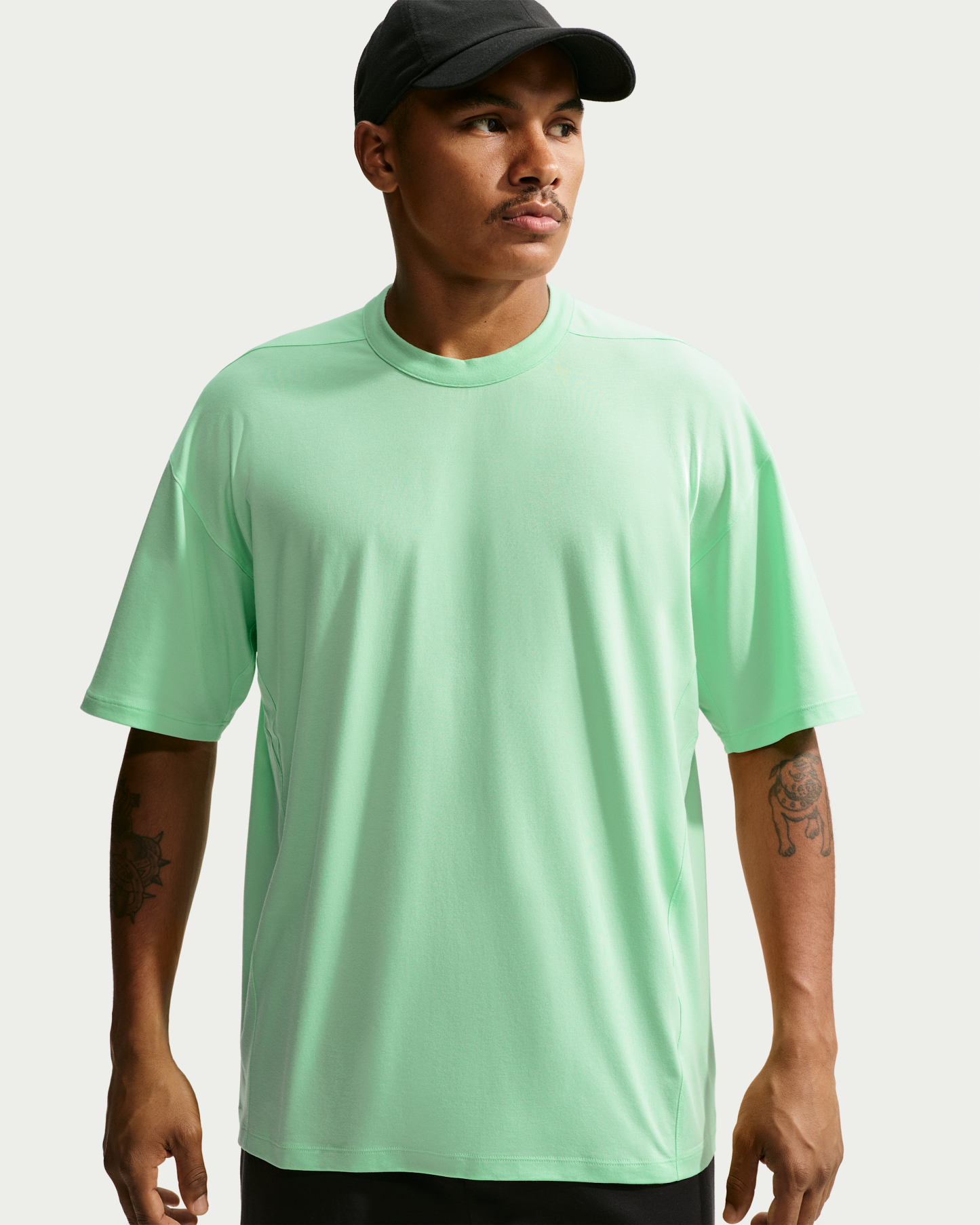 Nike 24.7 ImpossiblySoft Light Men's Dri-FIT Short-Sleeved T-Shirt - Cucumber Calm/Sail/Illusion Green - View 1
