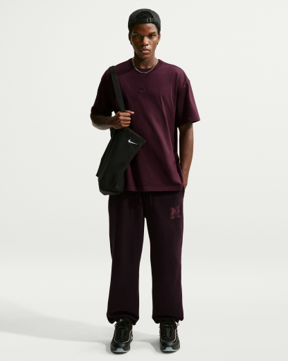 Nike Sportswear Premium Essentials Men's T-Shirt - Burgundy Crush - View 4