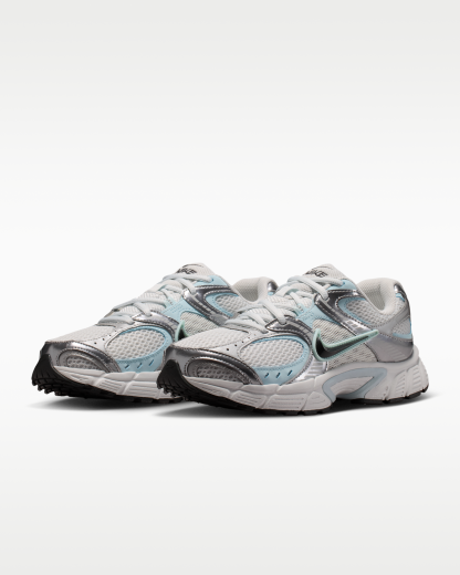 Nike V5 RNR Women's Shoes with Reflective Design Accents - Grey Fog/Off-White/Glacier Blue/Anthracite - View 5