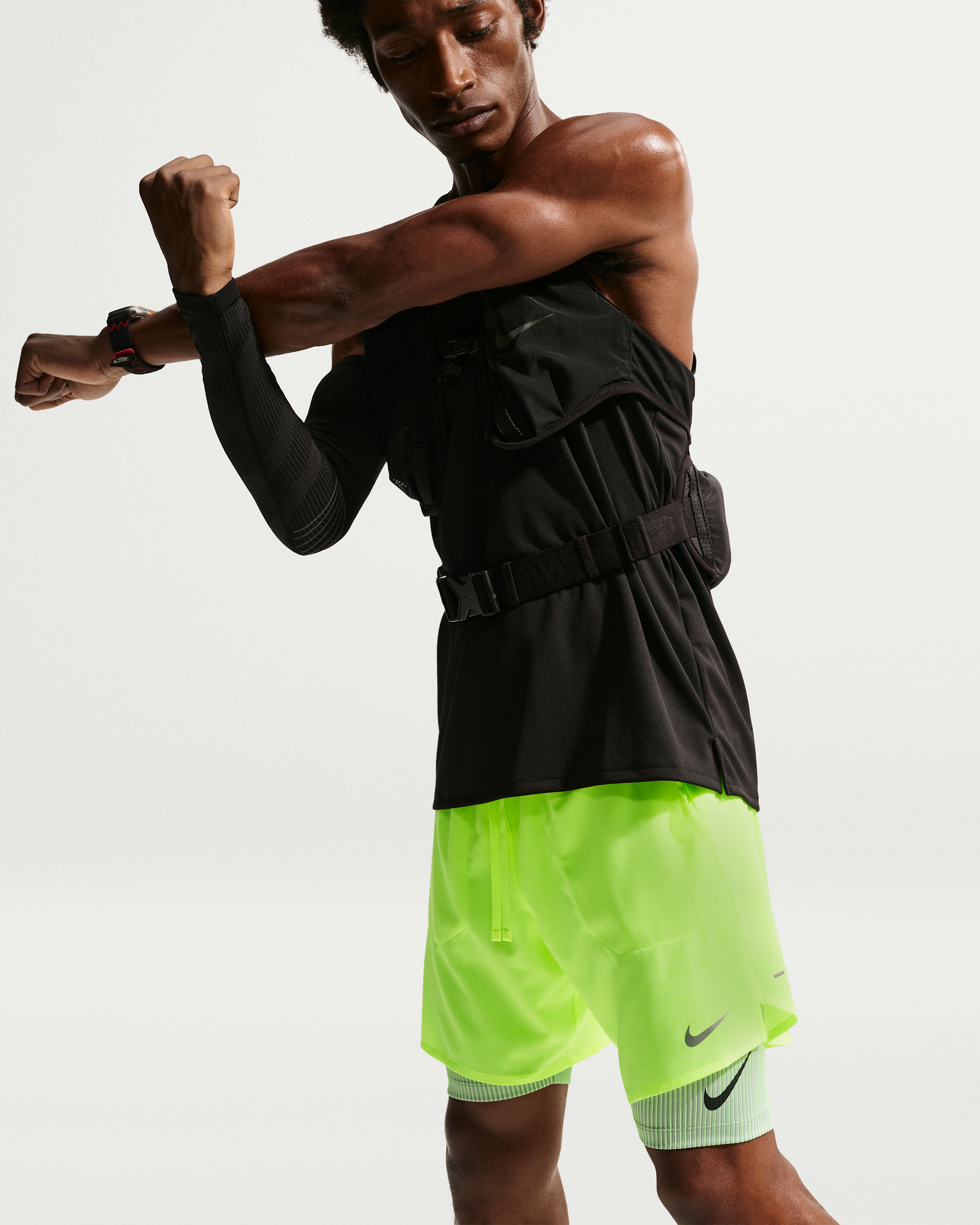 Nike Stride Men's Dri-FIT 18cm (approx.) Briefs-Lined Running Shorts - Volt Ice - View 4