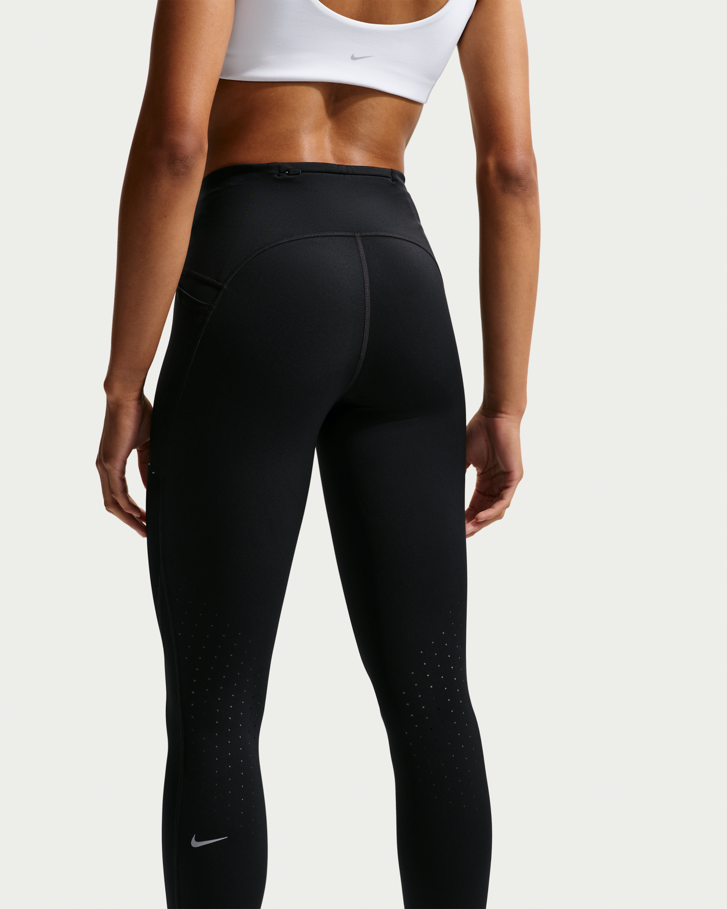 Nike Swift Women's High-Waisted 7/8 Running Leggings with Pockets - Black - View 3