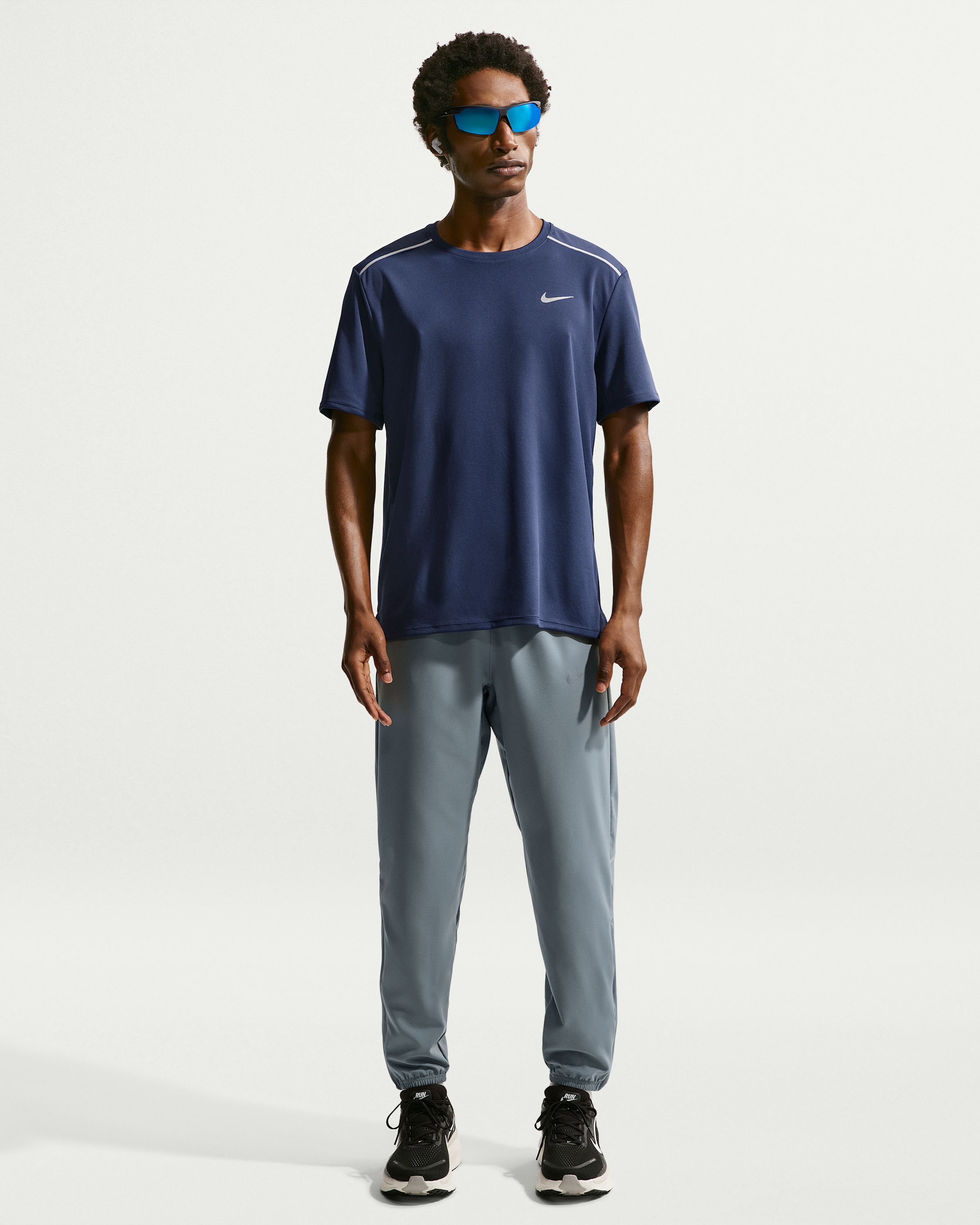 Nike Miler Men's Dri-FIT Short-Sleeve Running Top - Midnight Navy/Obsidian - View 4