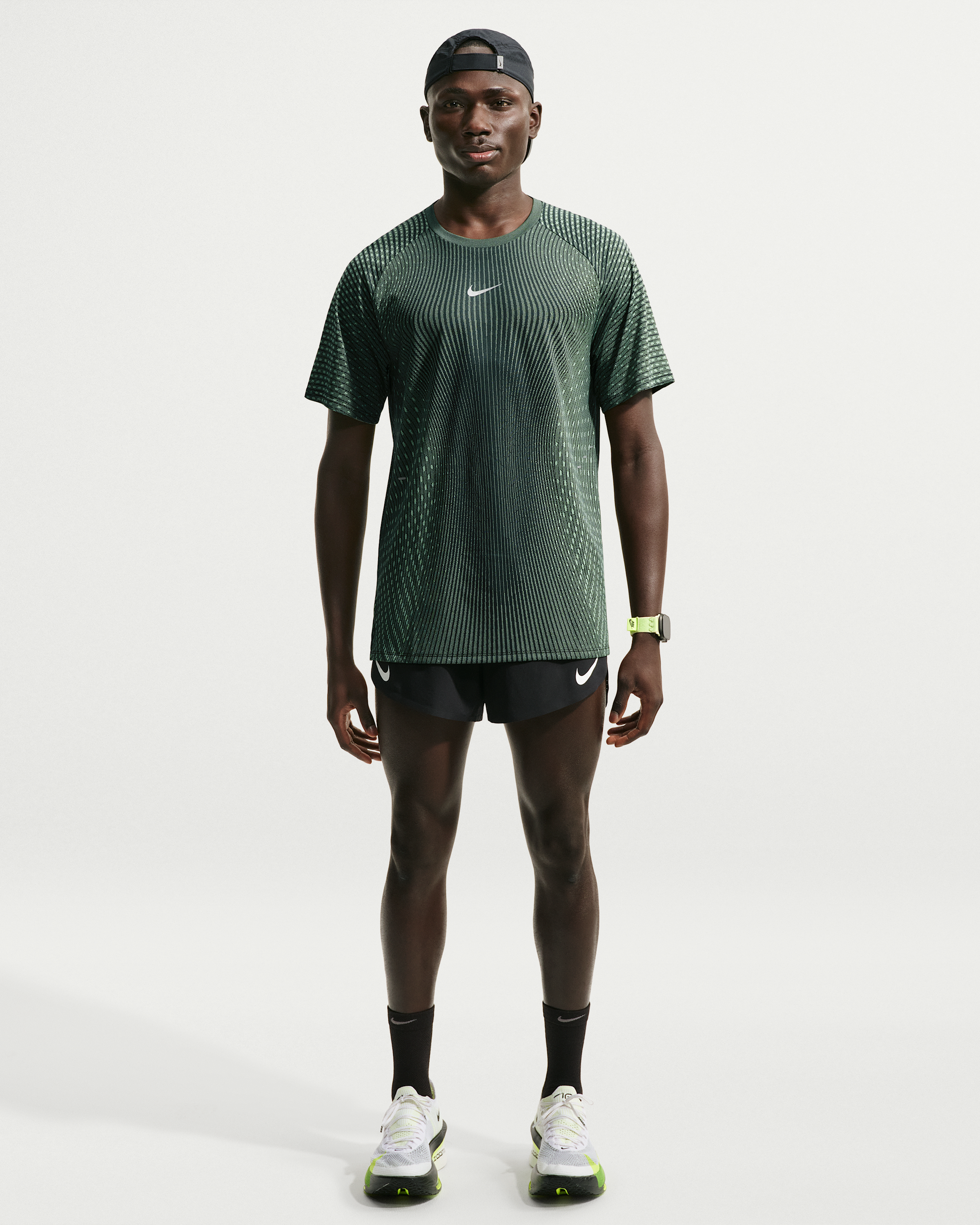 Nike Stride Aero-FIT Men's Short-Sleeve Running Top - Black/Light Green Spark - View 4
