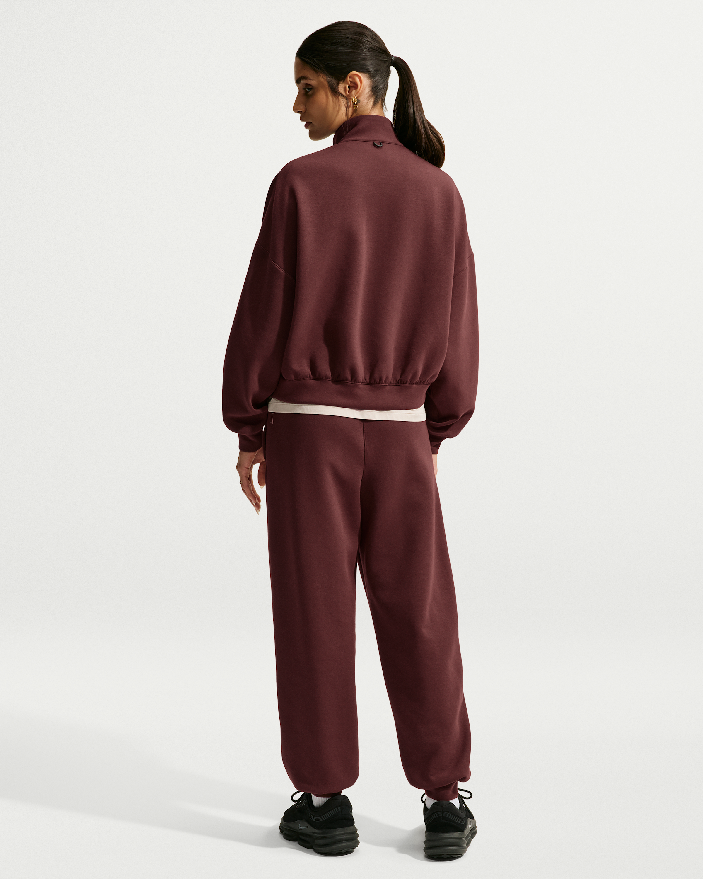 Nike 24.7 ImpossiblySoft Women's Dri-FIT Oversized 1/2-Zip Top - Mystic Dates/Light Boulder - View 5