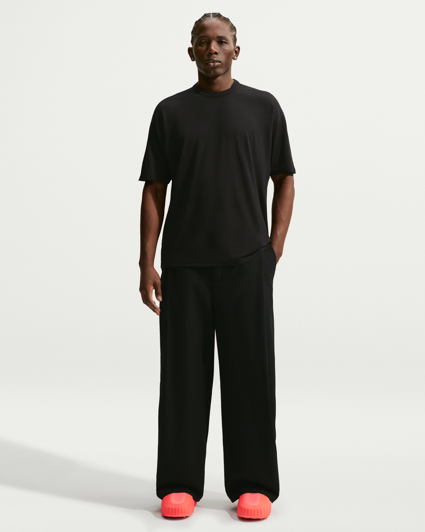 Nike 24.7 ImpossiblySoft Light Men's Dri-FIT Short-Sleeved T-Shirt - Black/Black/Dark Smoke Grey - View 4