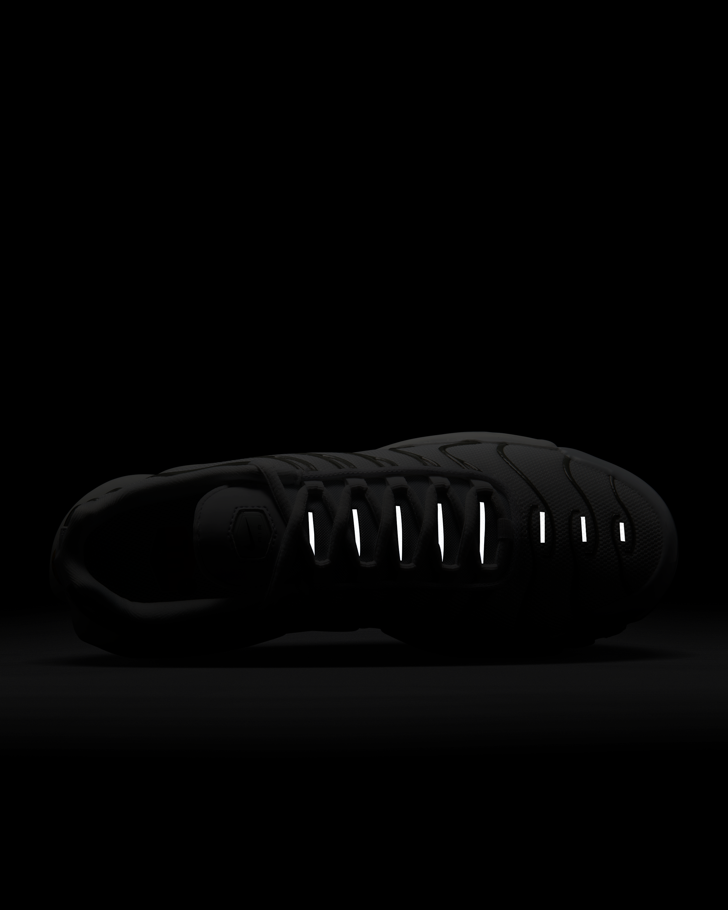 Nike Air Max Plus SE Women's Shoes - White/Pure Platinum/Black - View 9