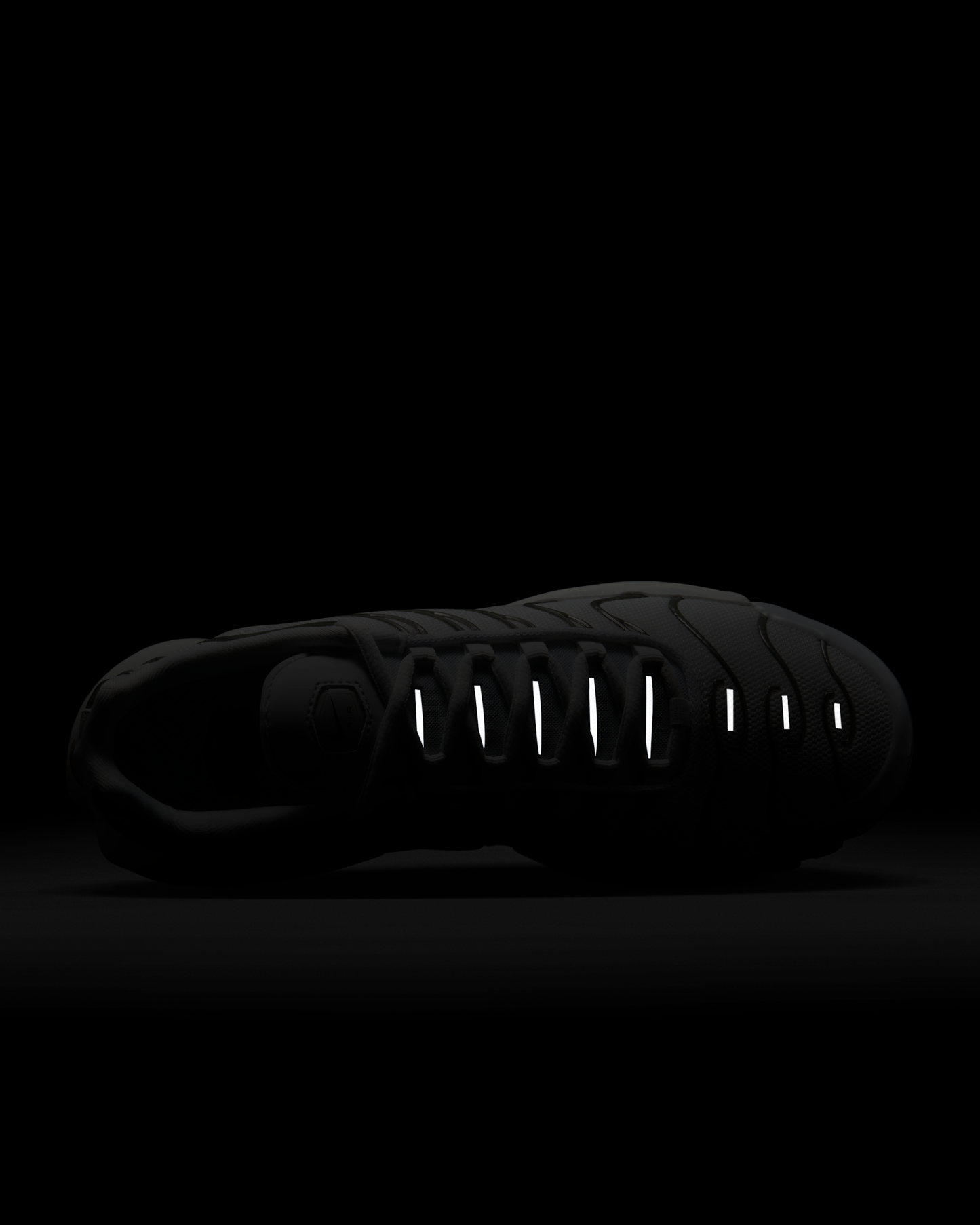 Nike Air Max Plus SE Women's Shoes - White/Pure Platinum/Black - View 9