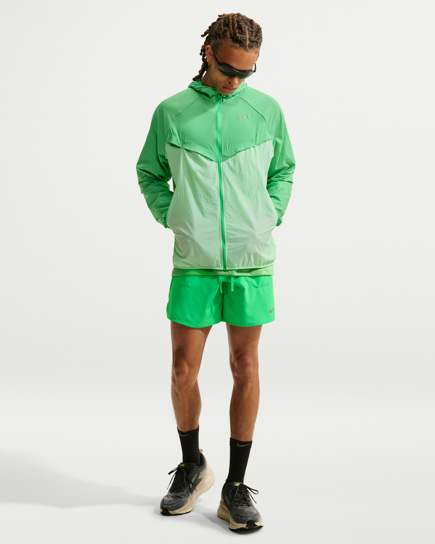 Nike Stride Men's Repel UV Running Jacket - Green Spark/Cucumber Calm - View 4