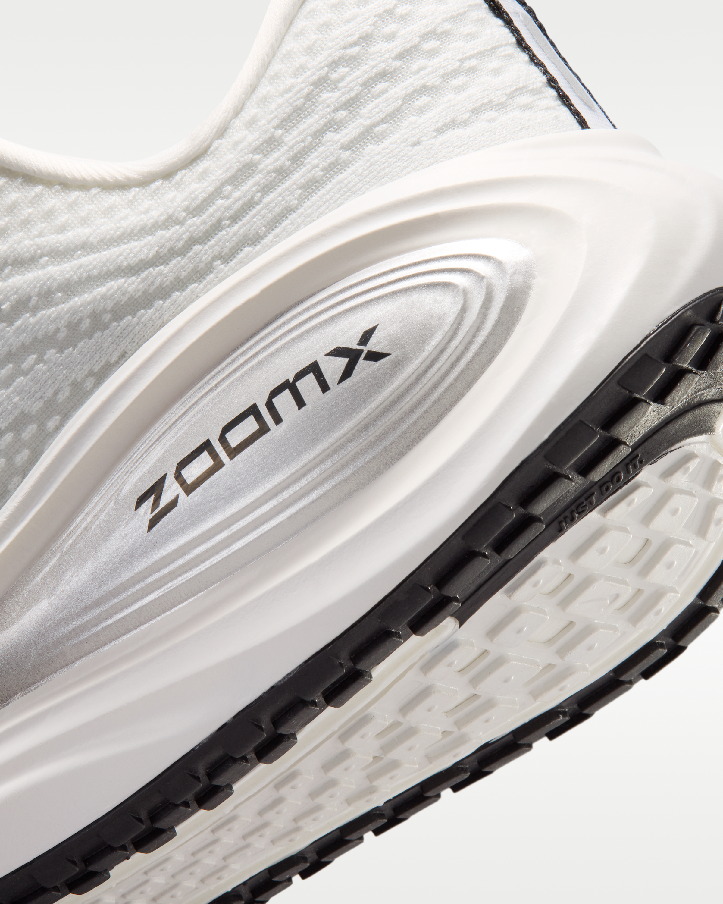 Nike Vomero Plus Women's Road Running Shoes - Summit White/Sail/Anthracite/Metallic Silver - View 8