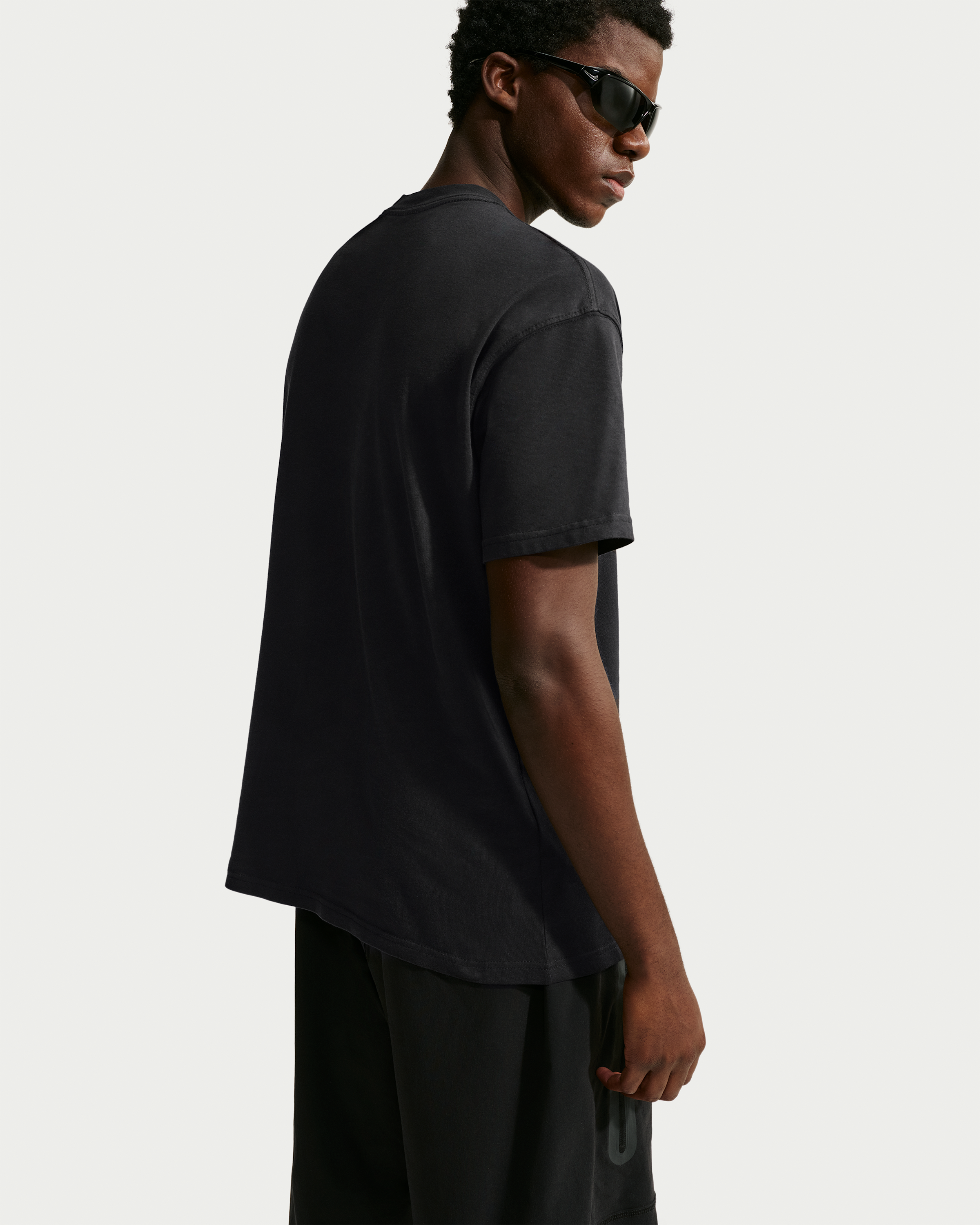 Nike Sportswear T-Shirt - Black - View 2