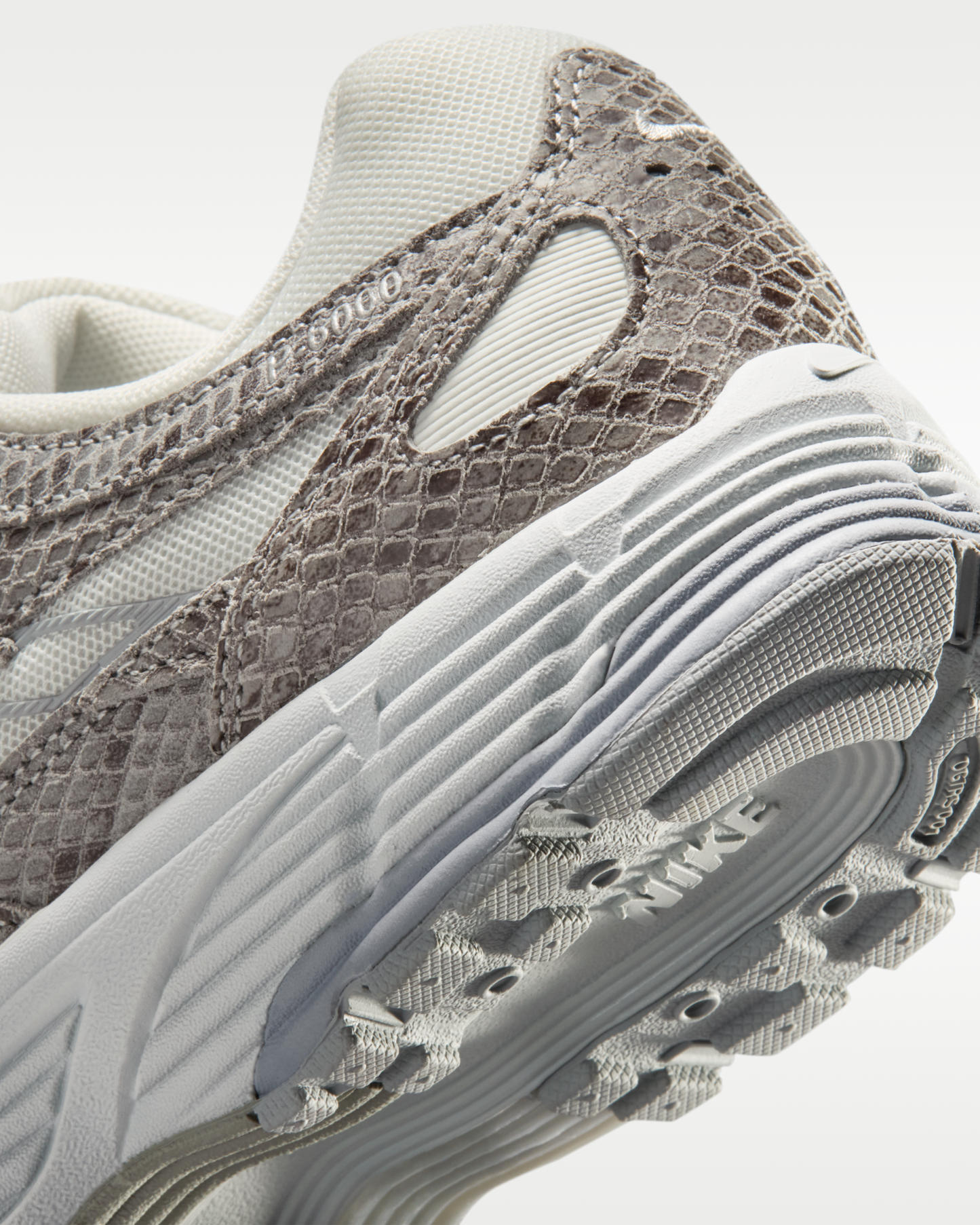 Nike P-6000 SE Women's Shoes - Off-White/Black/Cool Grey/Metallic Silver - View 8
