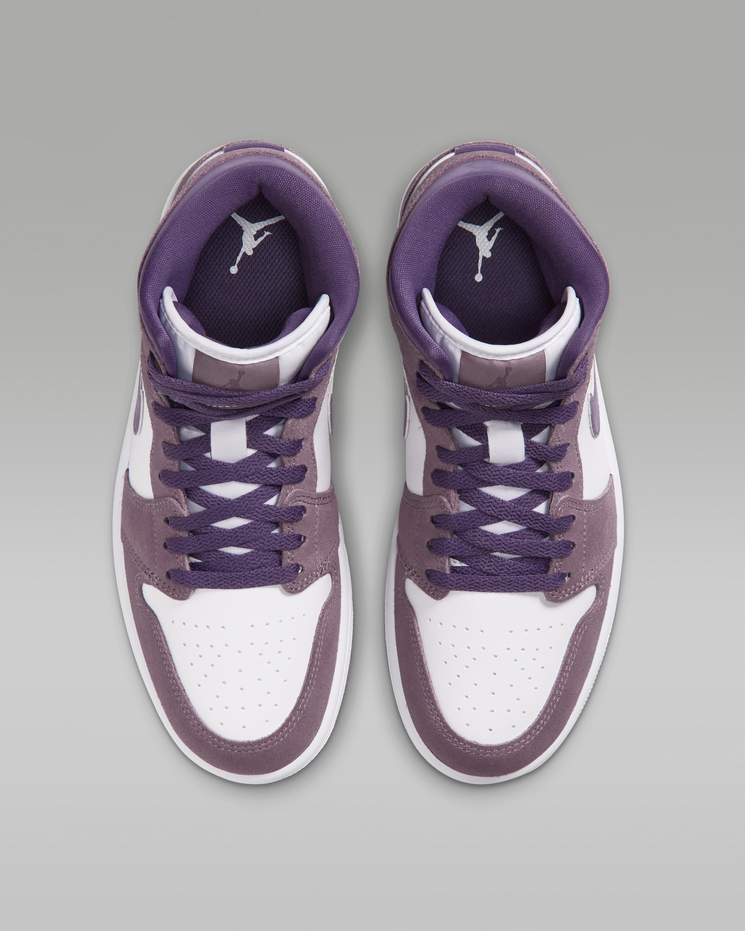 Air Jordan 1 Mid Women's Shoes - Purple Smoke/White/Canyon Purple - View 4