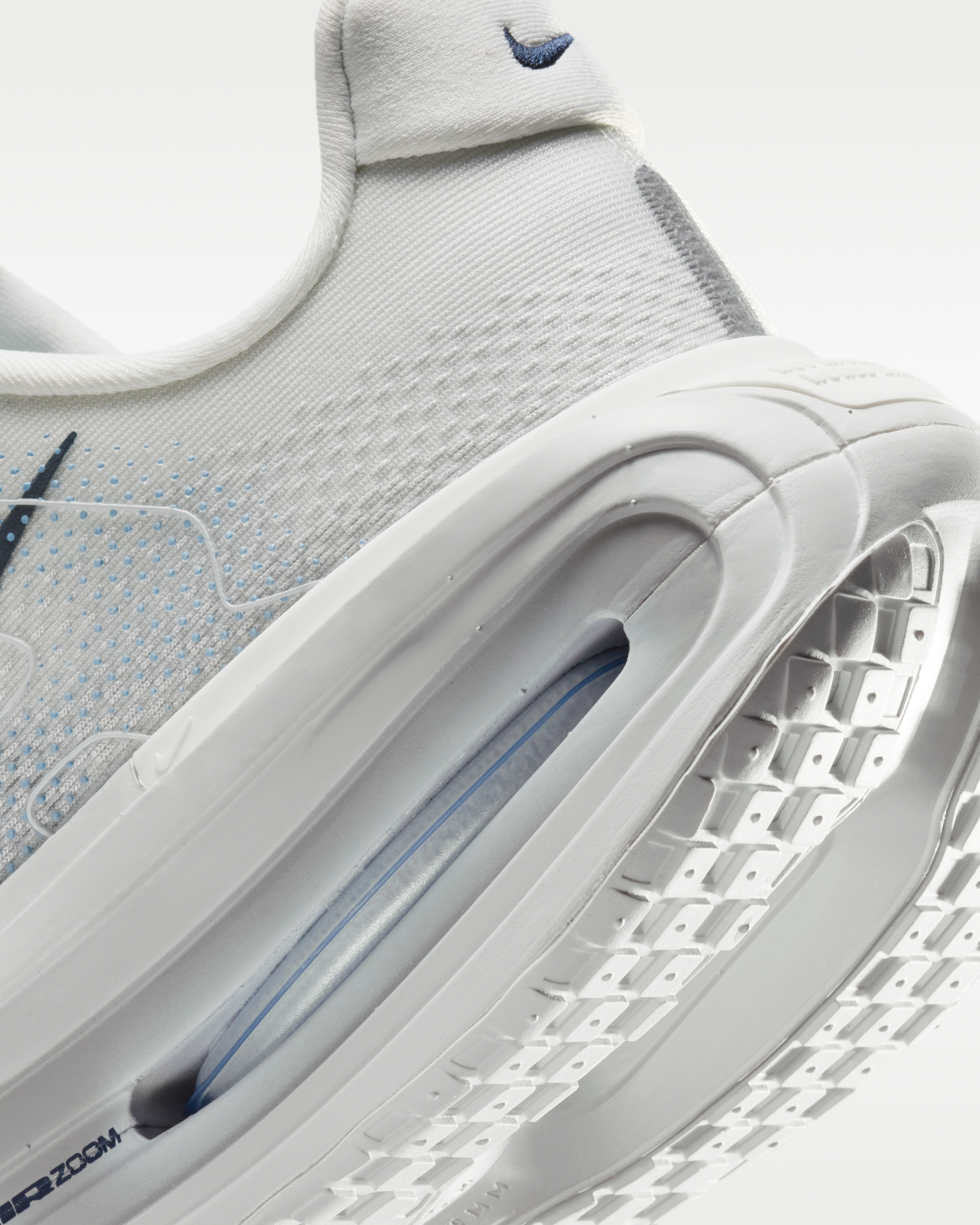 Nike Vomero Premium Men's Road Running Shoes - Off-White/Grey Fog/Wolf Grey/Dark Obsidian - View 8