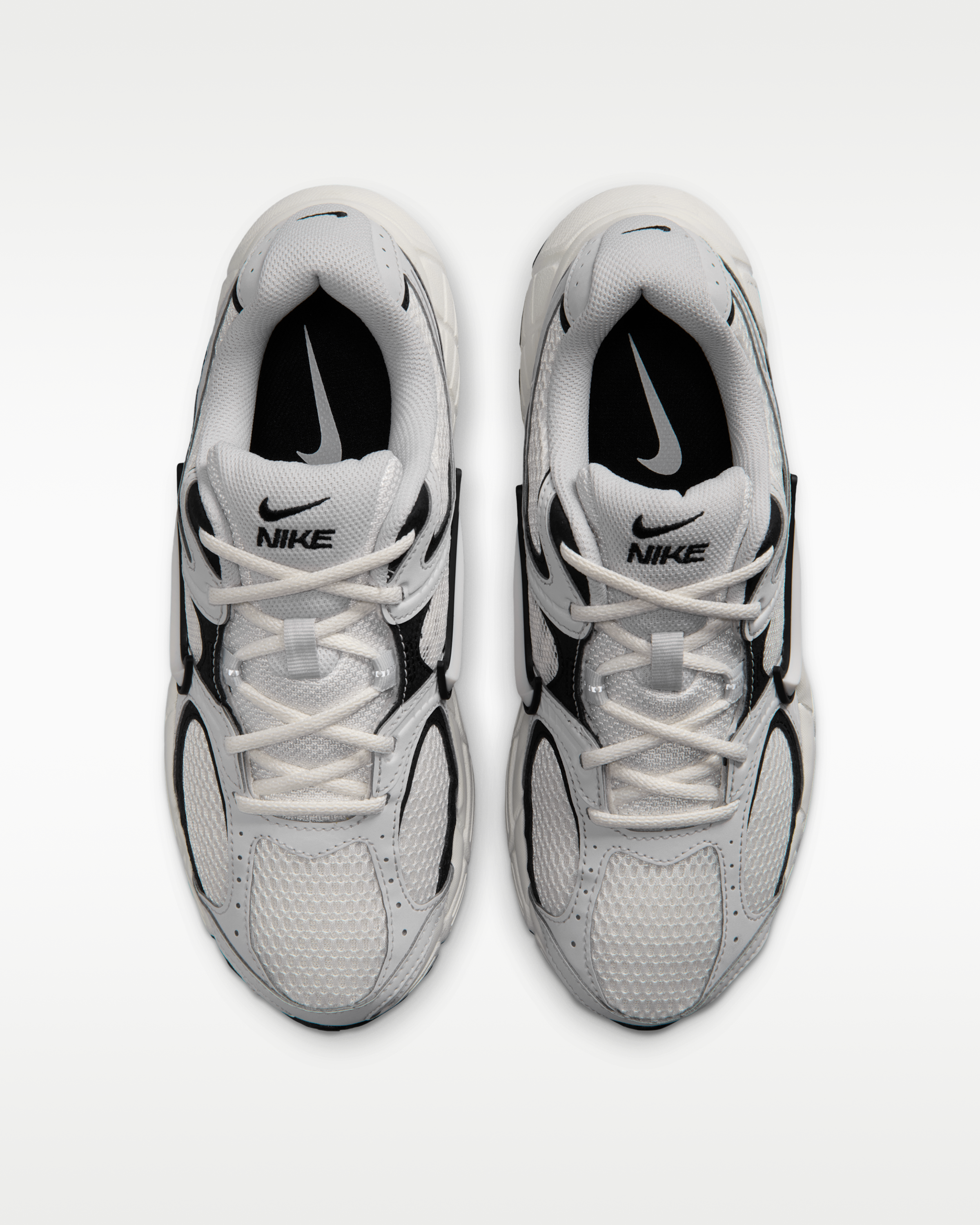 Nike V5 RNR Women's Shoes - Sail/Black/Vast Grey/Sail - View 4