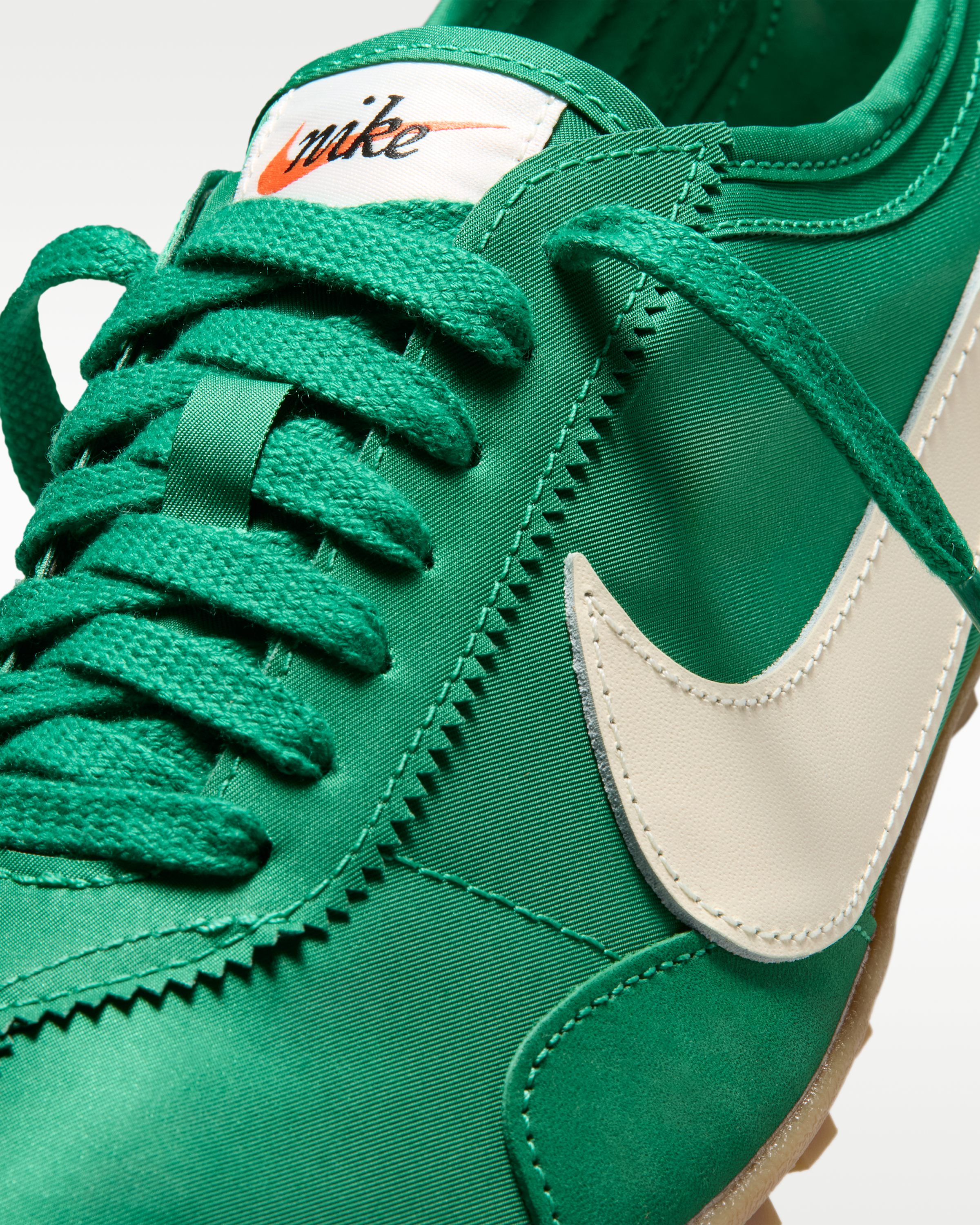 Nike Moon Shoe OG Women's Shoes - Malachite/Gum Light Brown/Soft Pearl - View 7