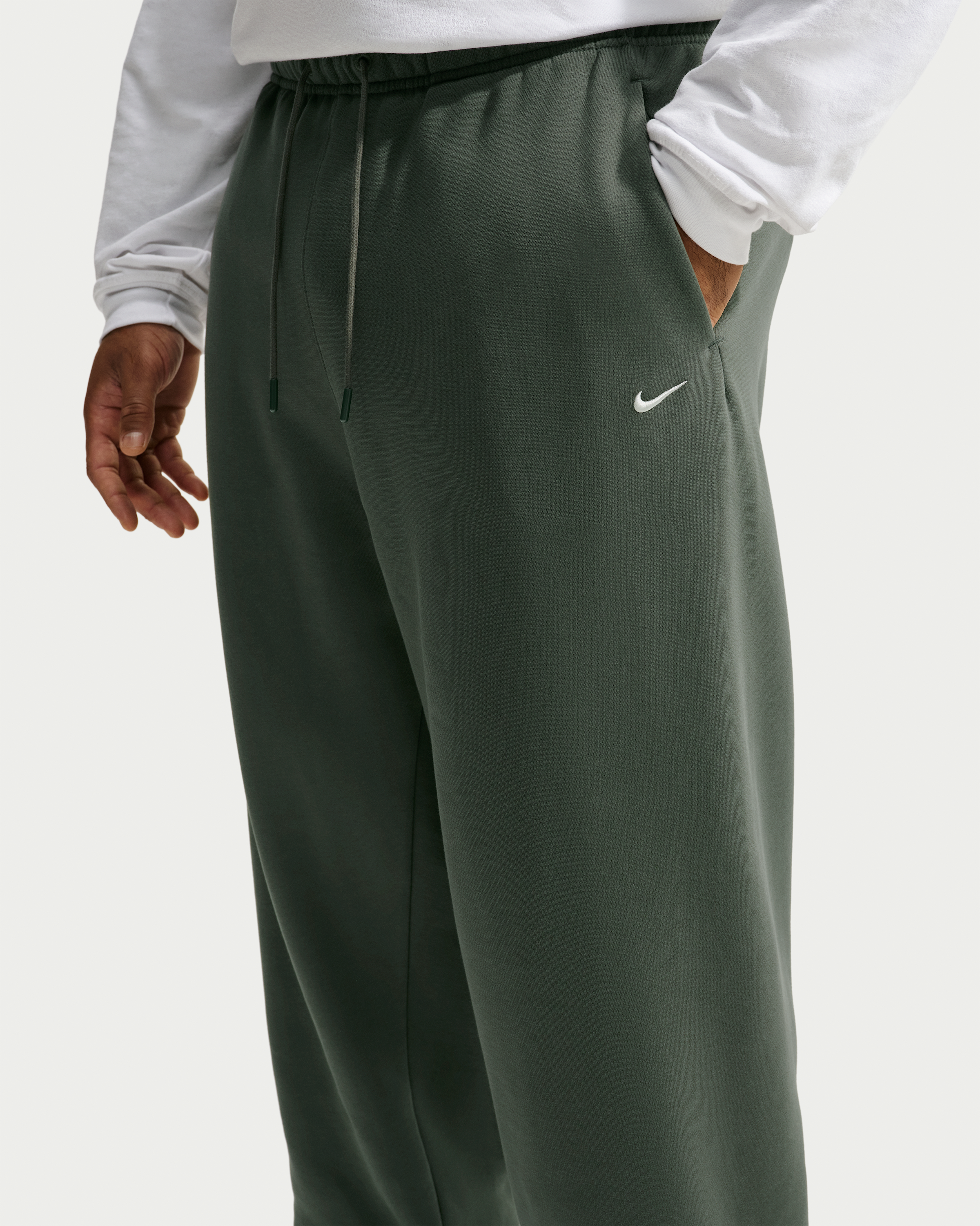 Nike Solo Fleece Men's Cuffed Trousers - Camo Green/Sail - View 8