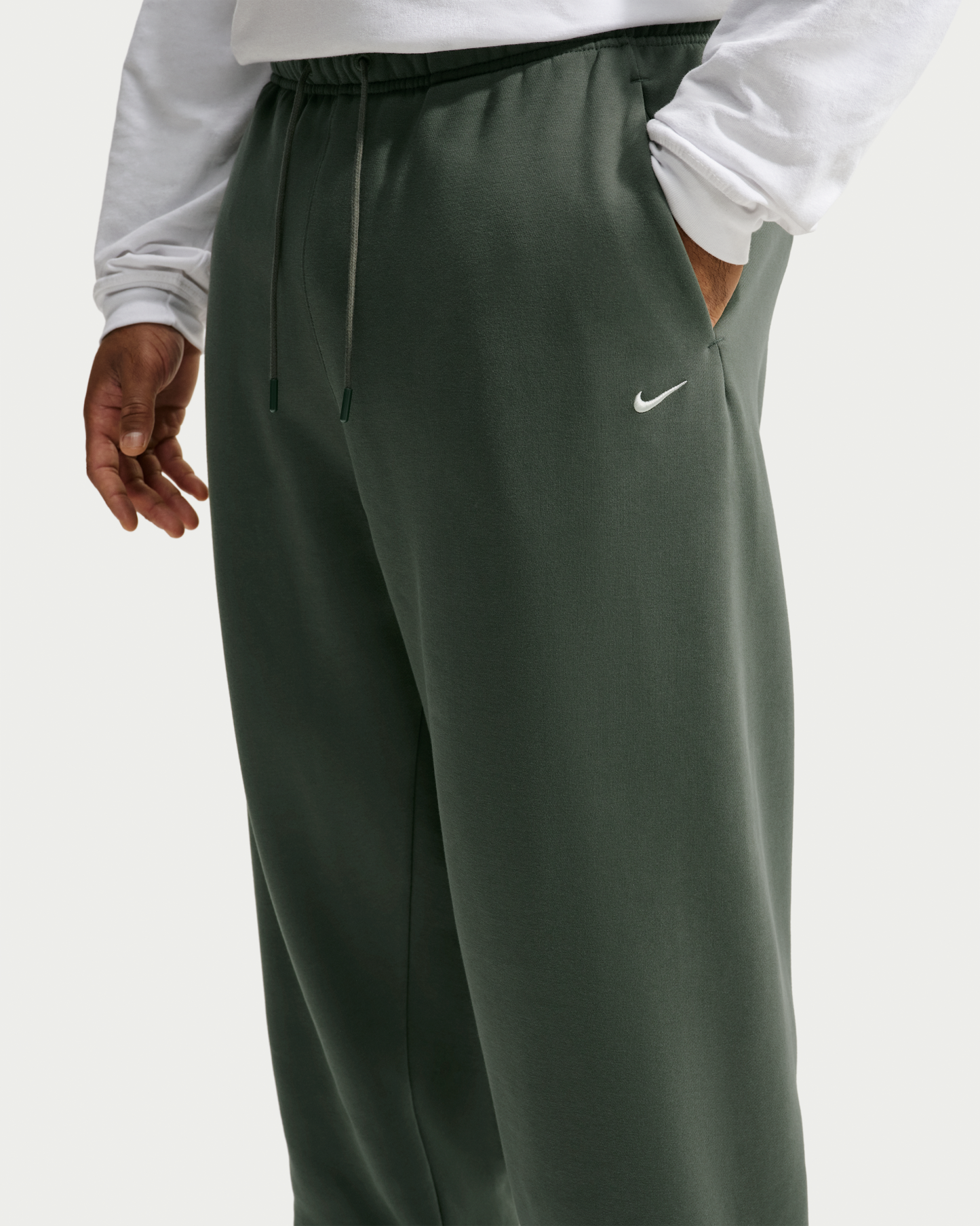 Nike Solo Fleece Men's Cuffed Trousers - Camo Green/Sail - View 8