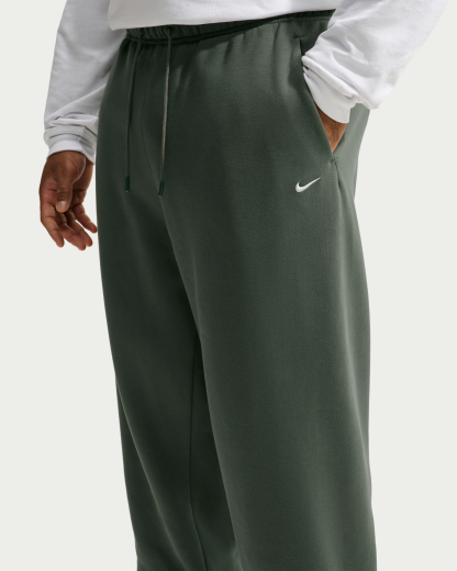 Nike Solo Fleece Men's Cuffed Trousers - Camo Green/Sail - View 8