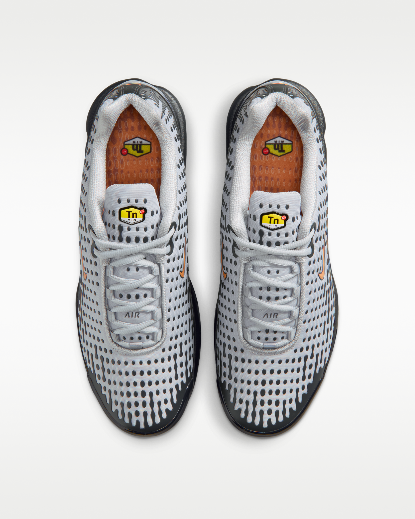 Nike Air Max Plus VII Men's Shoes - Light Smoke Grey/Dark Smoke Grey/Hot Curry - View 4