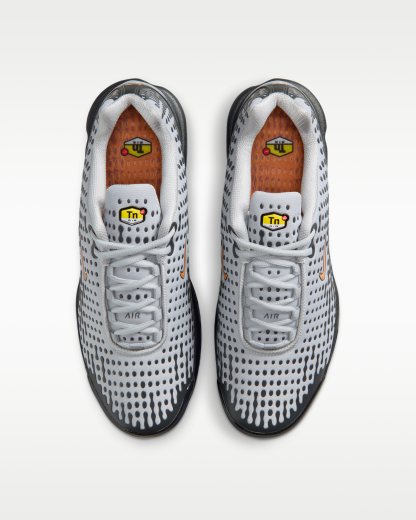 Nike Air Max Plus VII Men's Shoes - Light Smoke Grey/Dark Smoke Grey/Hot Curry - View 4
