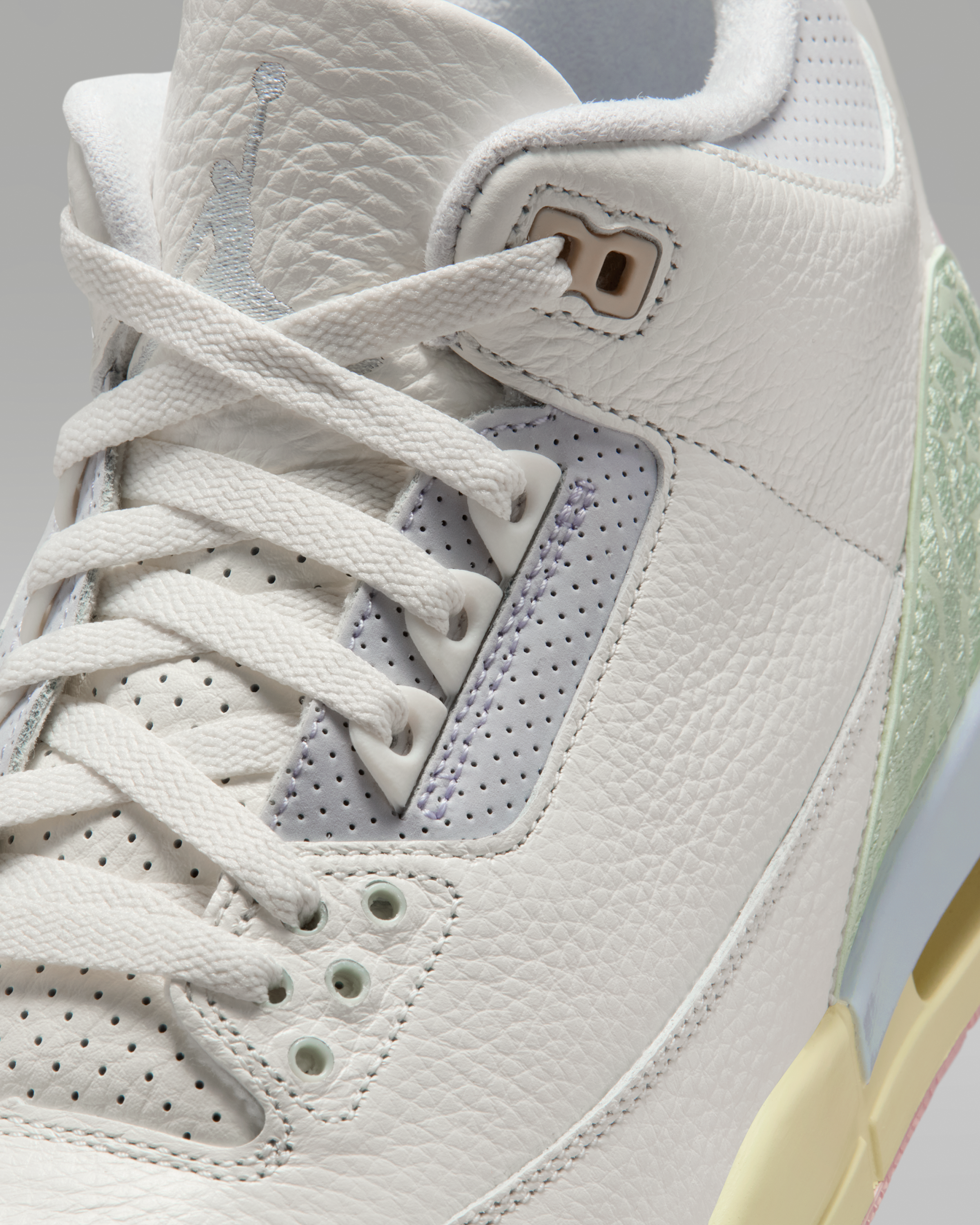 Air Jordan 3 Retro 'Sail and Jade Aura' Men's Shoes - Sail/Aura/Iced Carmine/Jade Aura - View 7