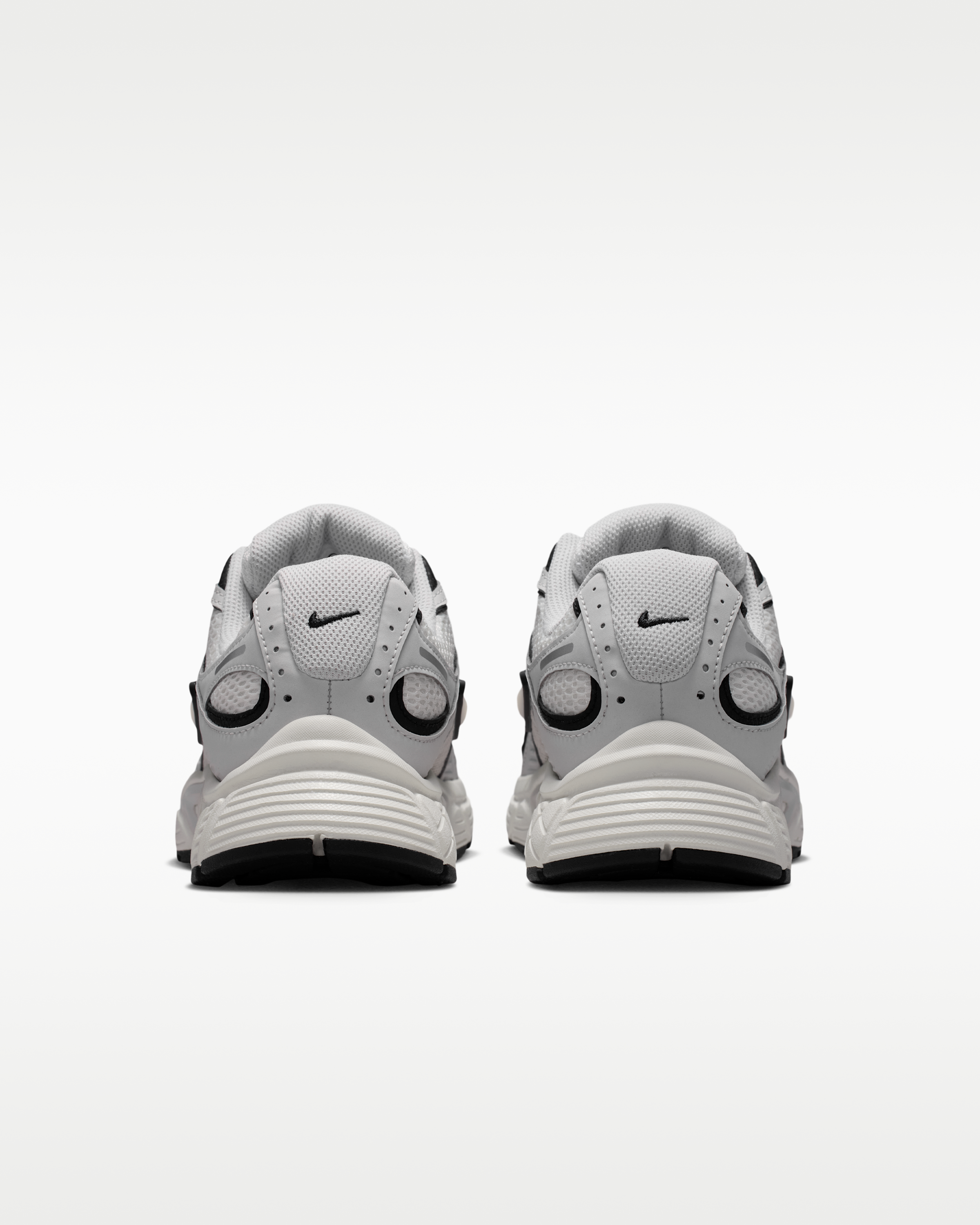 Nike V5 RNR Women's Shoes - Sail/Black/Vast Grey/Sail - View 6