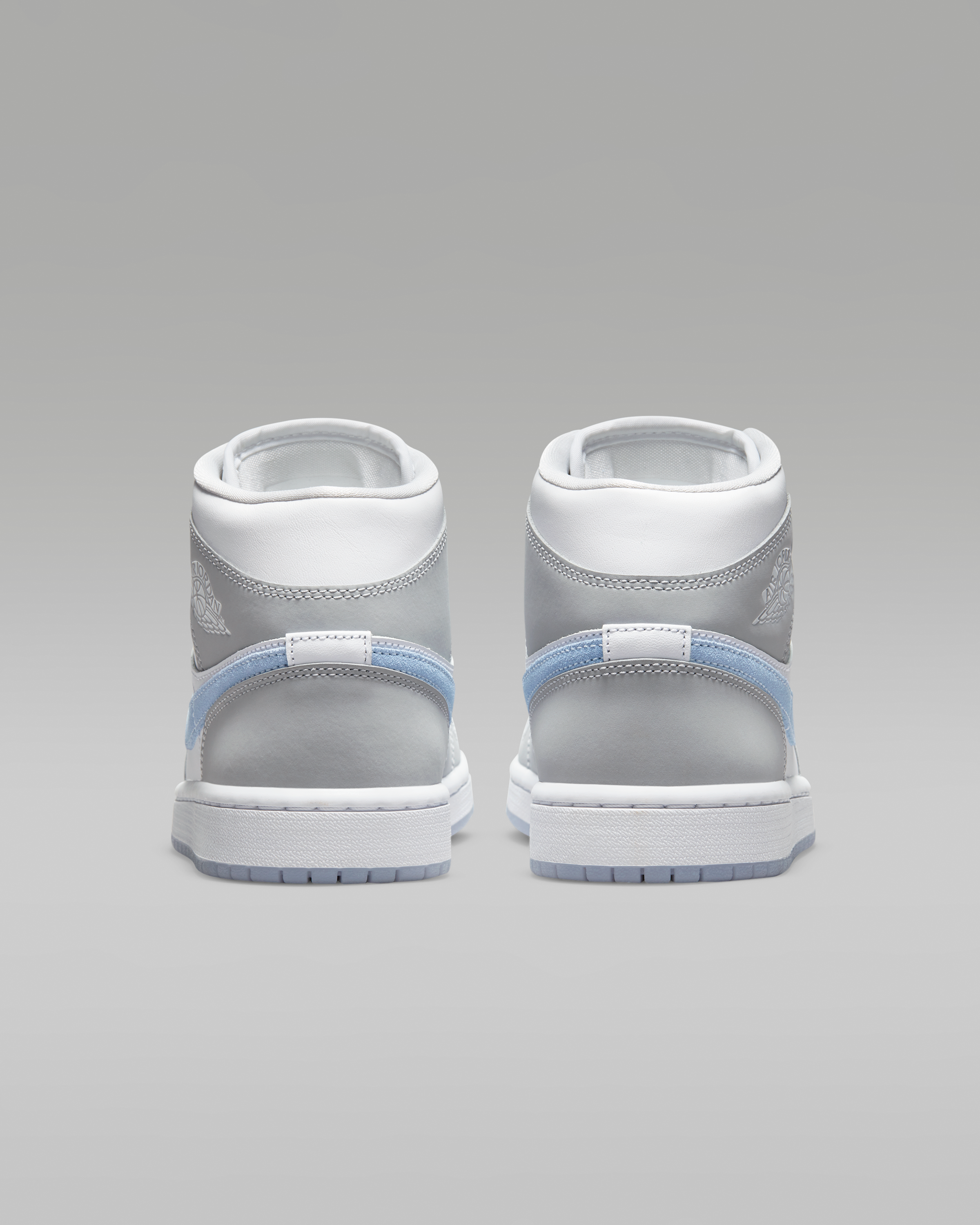 Air Jordan 1 Mid Women's Shoes - White/Wolf Grey/Aluminium - View 6