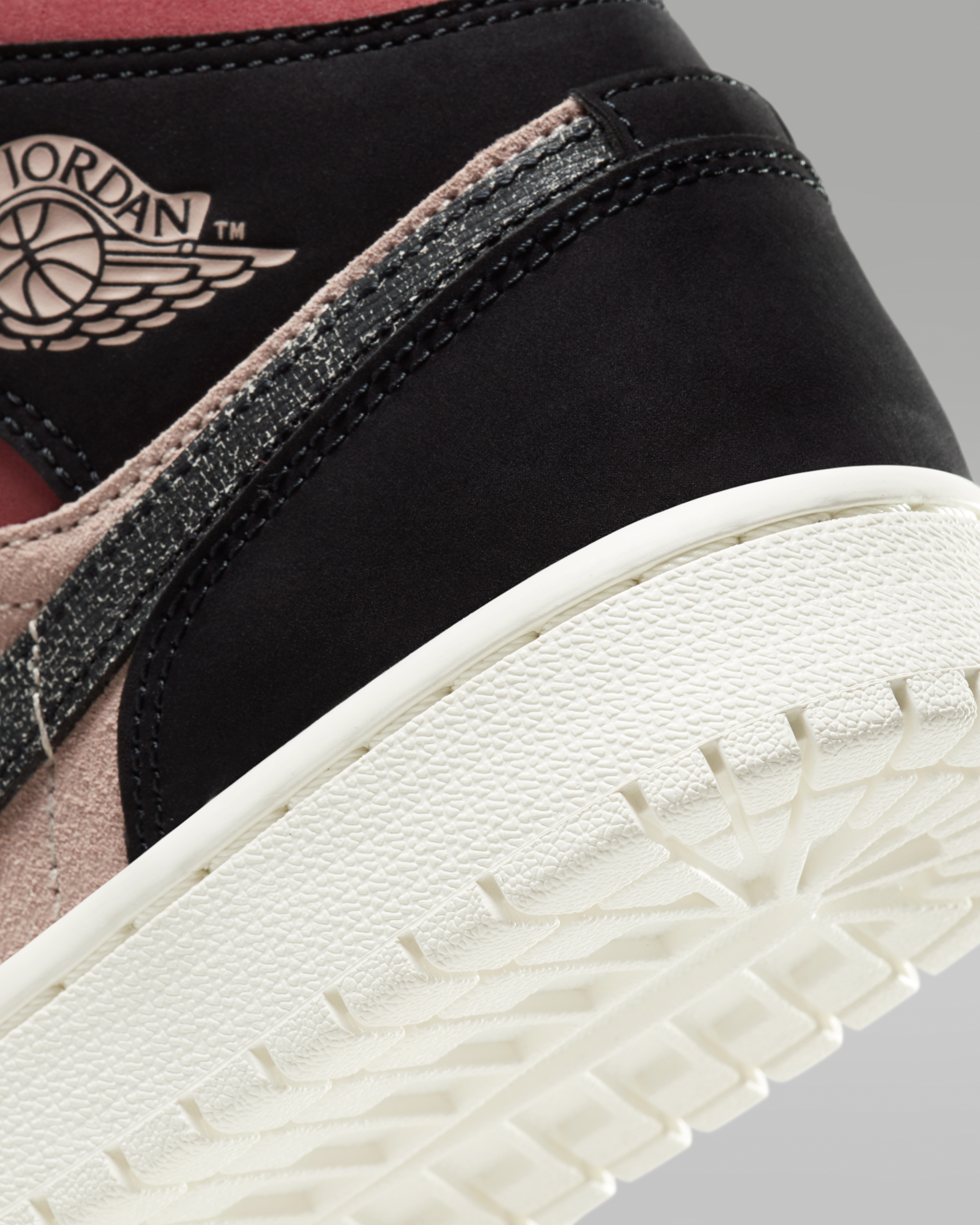Air Jordan 1 Mid Women's Shoes - Particle Beige/Canyon Rust/Sail/Black - View 8