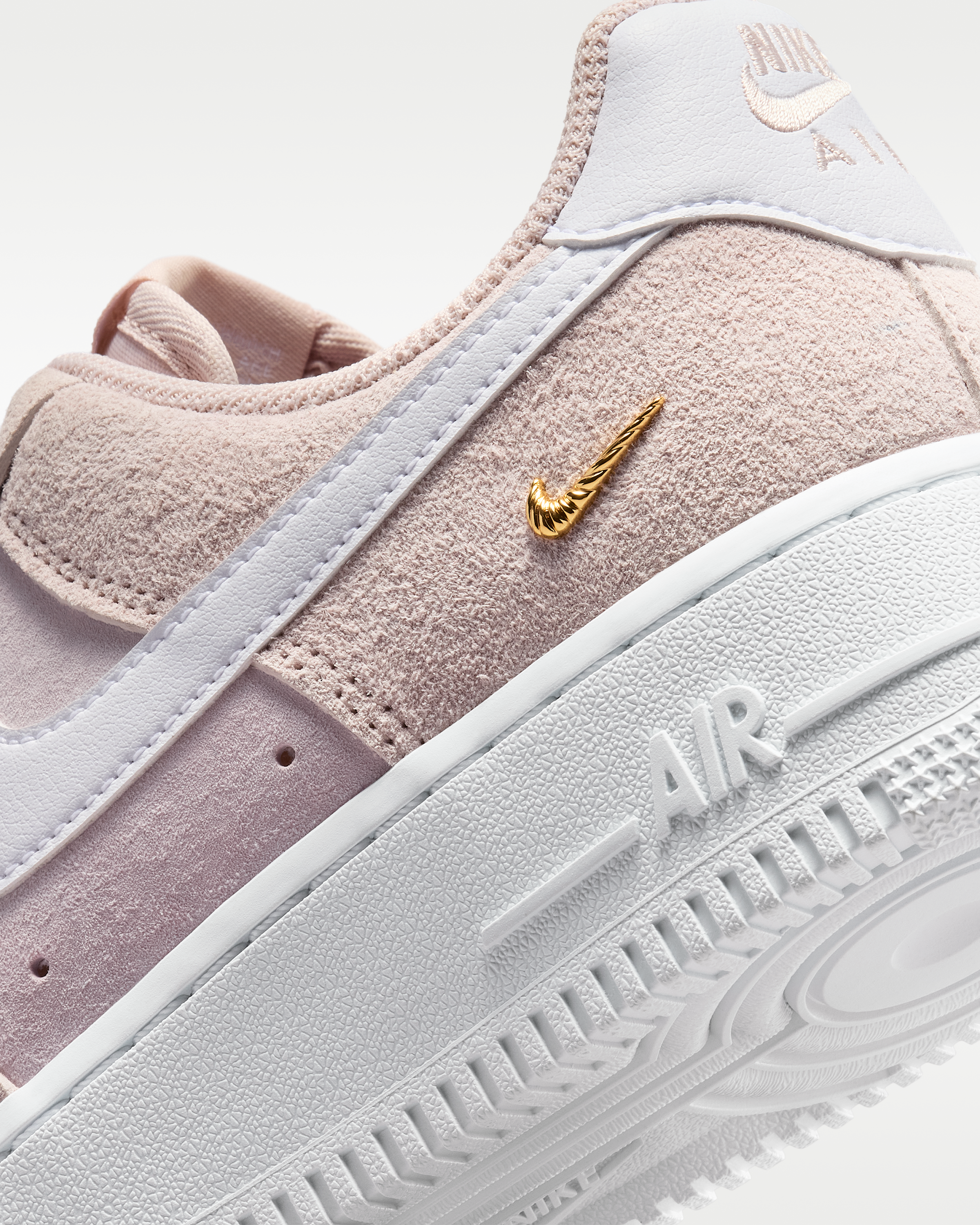 Air Force 1 '07 Low SE Women's Shoes - Silt Red/Pink Foam/Metallic Gold/White - View 8