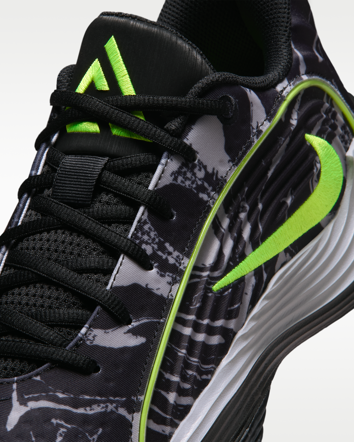 Giannis Immortality 5 Basketball Shoes - Black/Light Smoke Grey/Volt - View 7