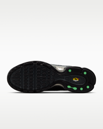 Nike Air Max Plus VII Men's Shoes - Black/Dark Smoke Grey/Metallic Pewter/Illusion Green - View 2