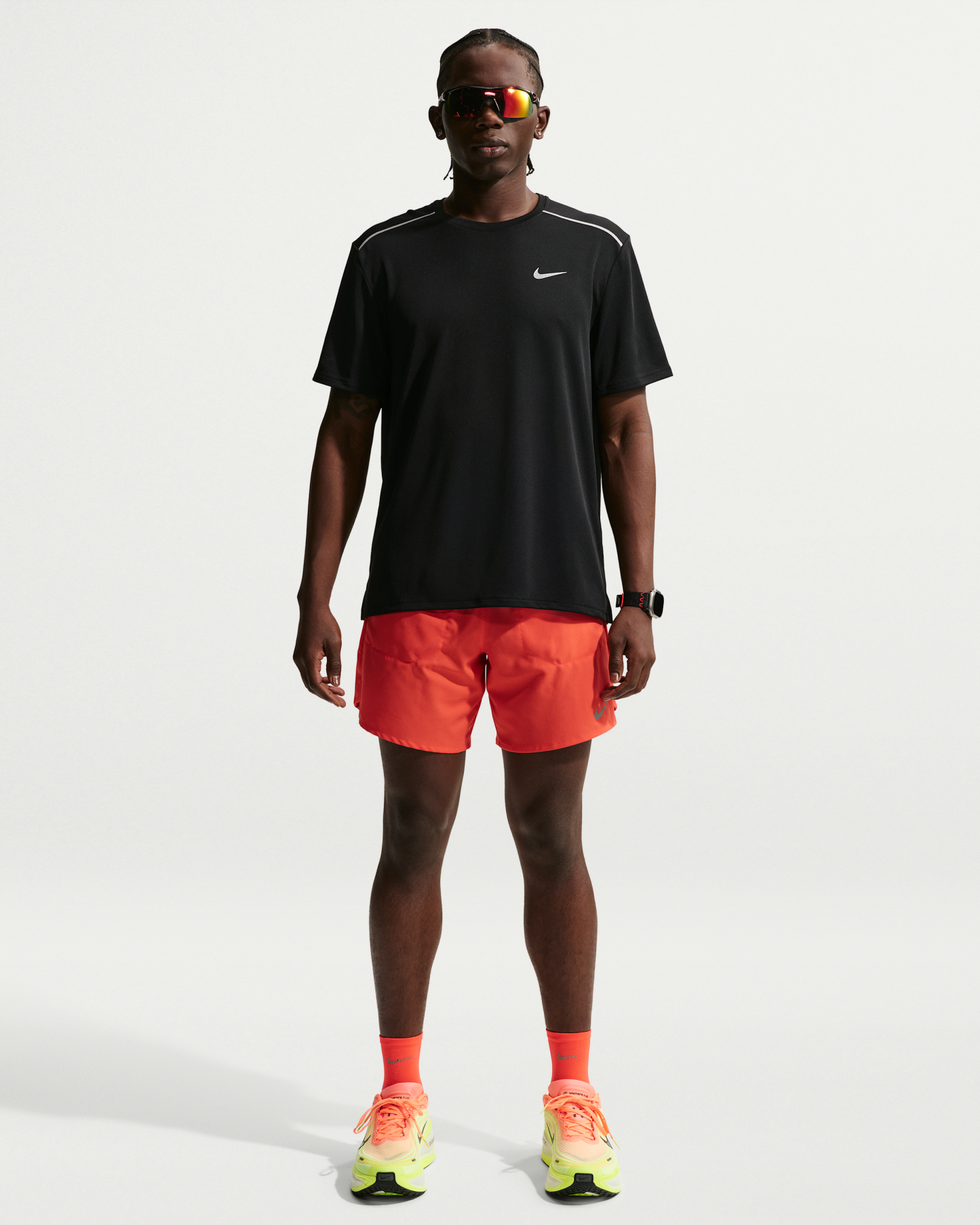Nike Miler Men's Dri-FIT Short-Sleeve Running Top - Black/Black - View 4