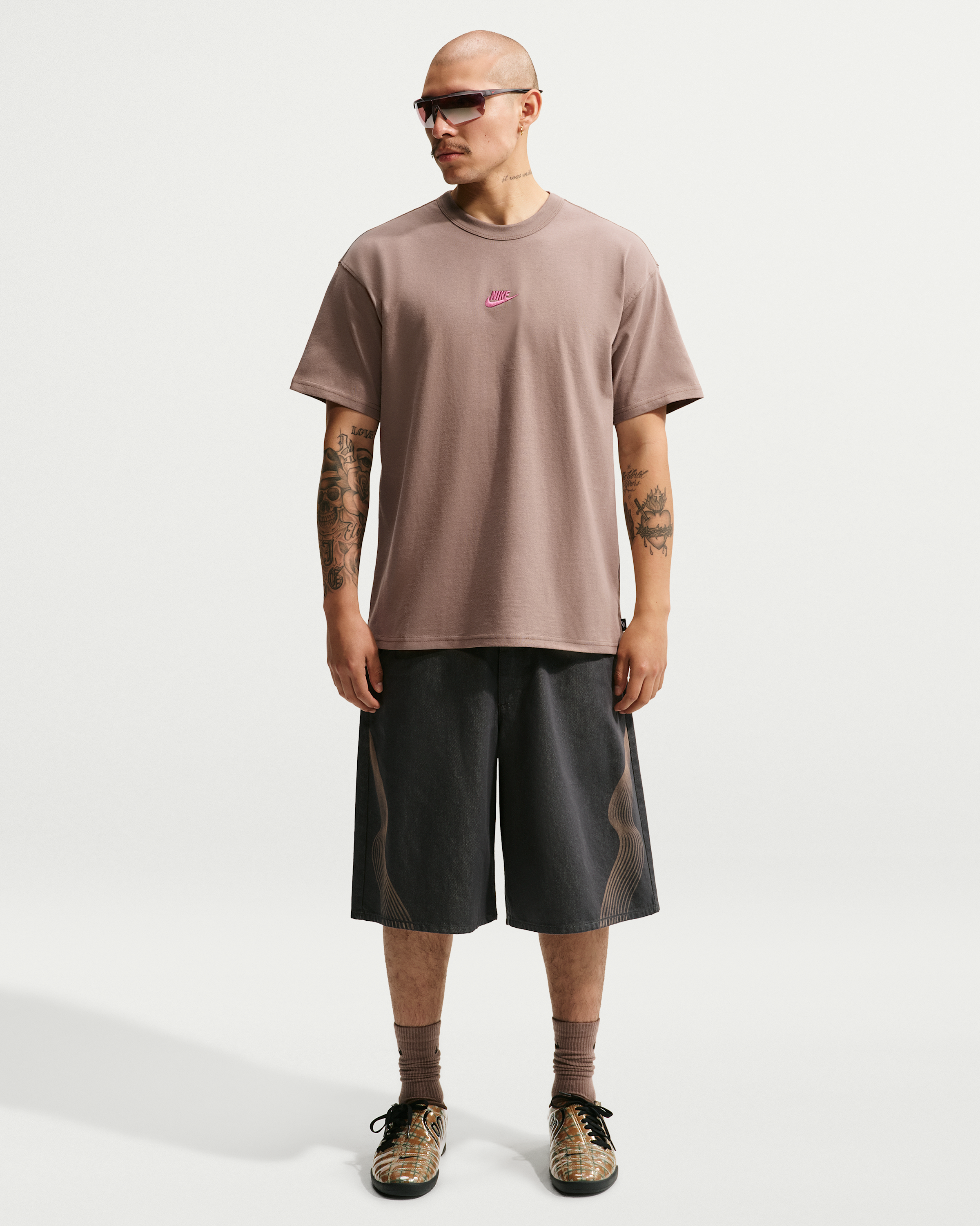 Nike Sportswear Premium Essentials Men's T-Shirt - Mink Brown - View 4