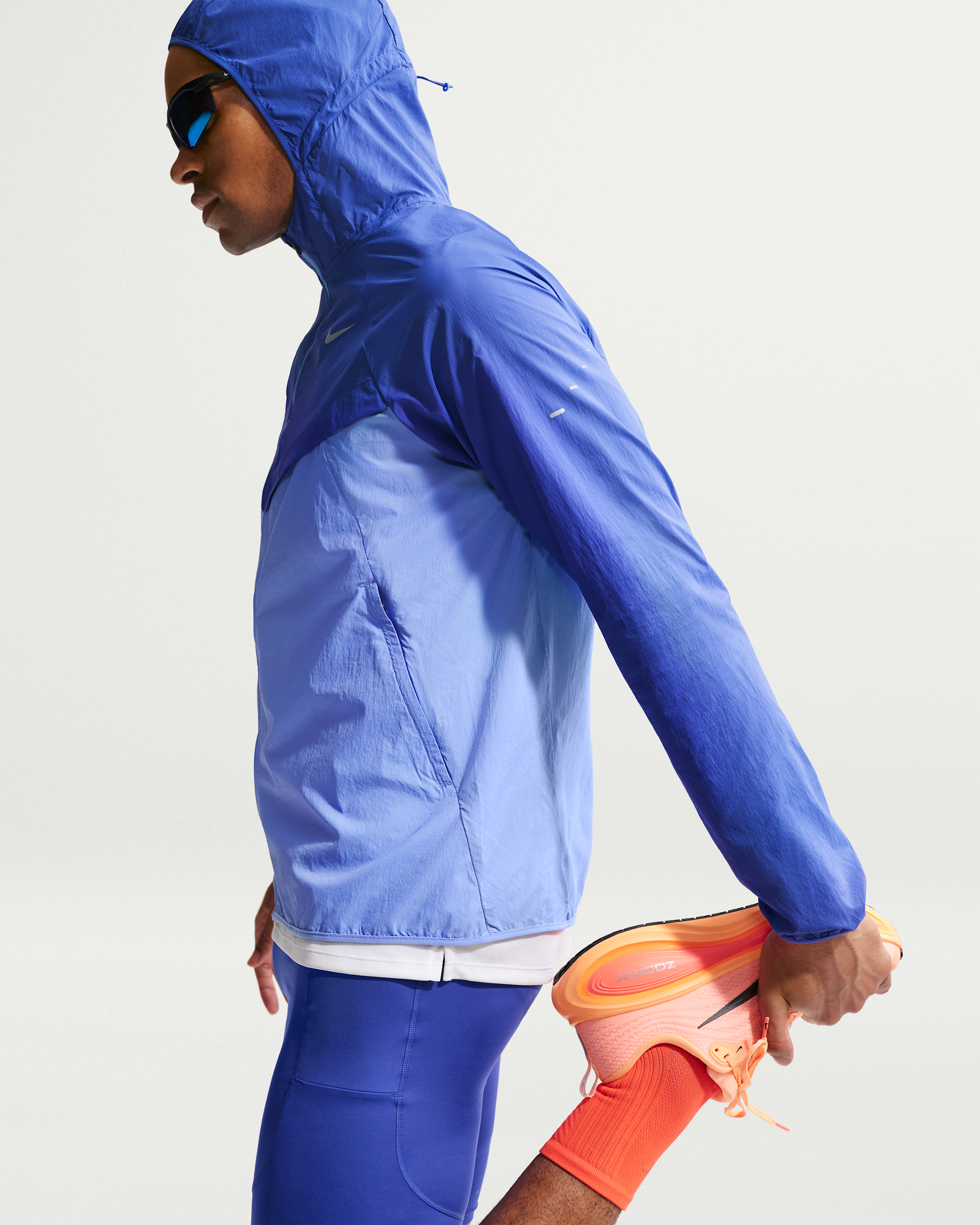 Nike Stride Men's Repel UV Running Jacket - Lapis/Royal Pulse - View 3