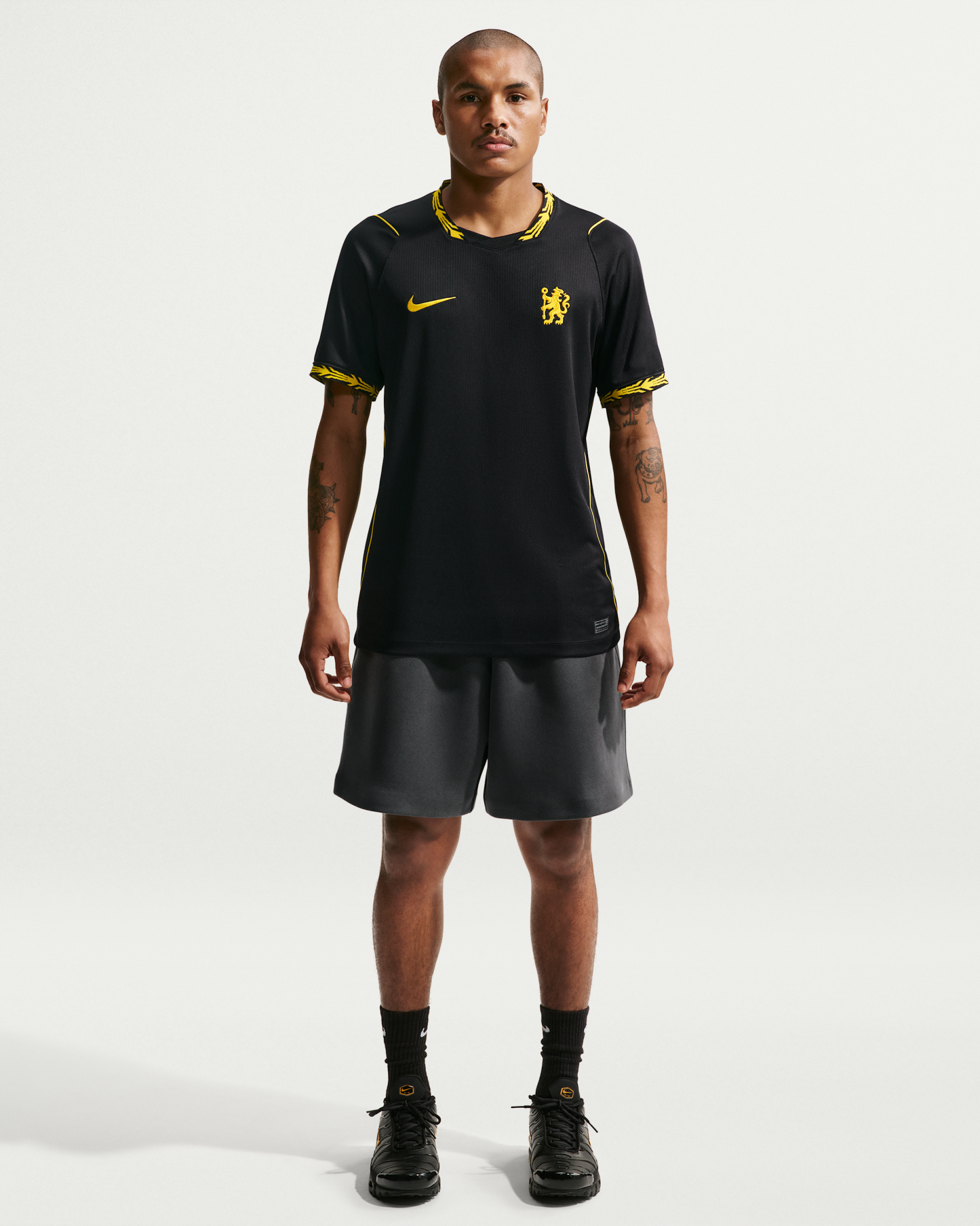 Chelsea F.C. 2026/27 Stadium Away Men's Nike Dri-FIT Football Replica Shirt - Black/Midwest Gold/Midwest Gold - View 4