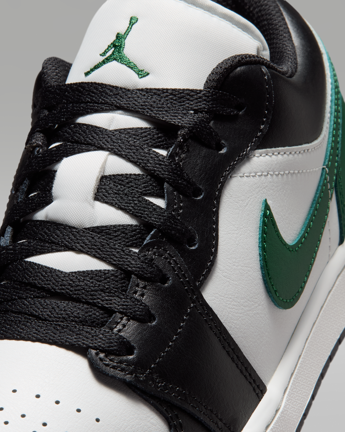 Air Jordan 1 Low Men's Shoes - Black/Gorge Green/Summit White - View 7