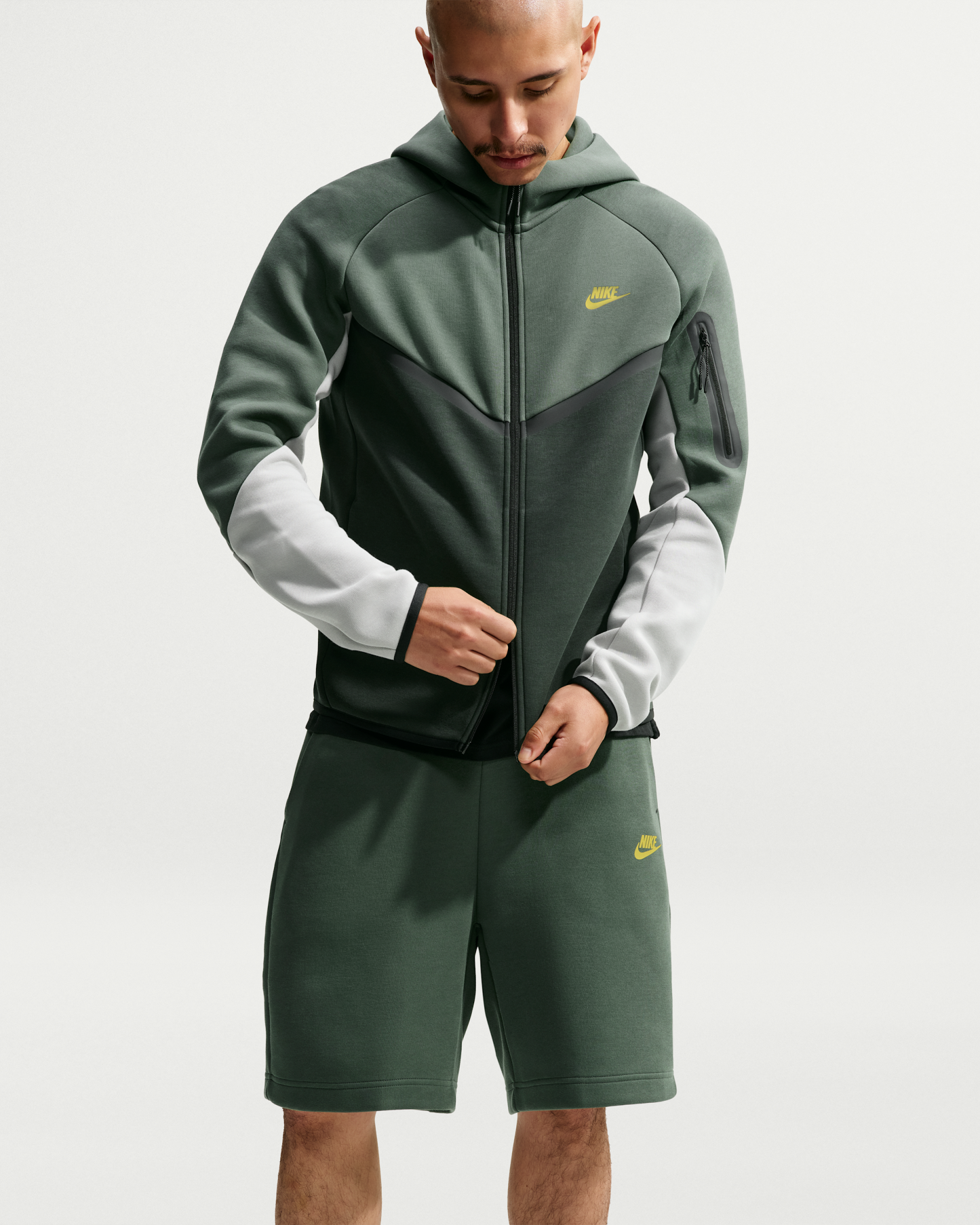 Nike Tech Men's Fleece Windrunner Full-Zip Jacket - Camo Green/Black Spruce/Light Smoke Grey/Chrome Yellow - View 3