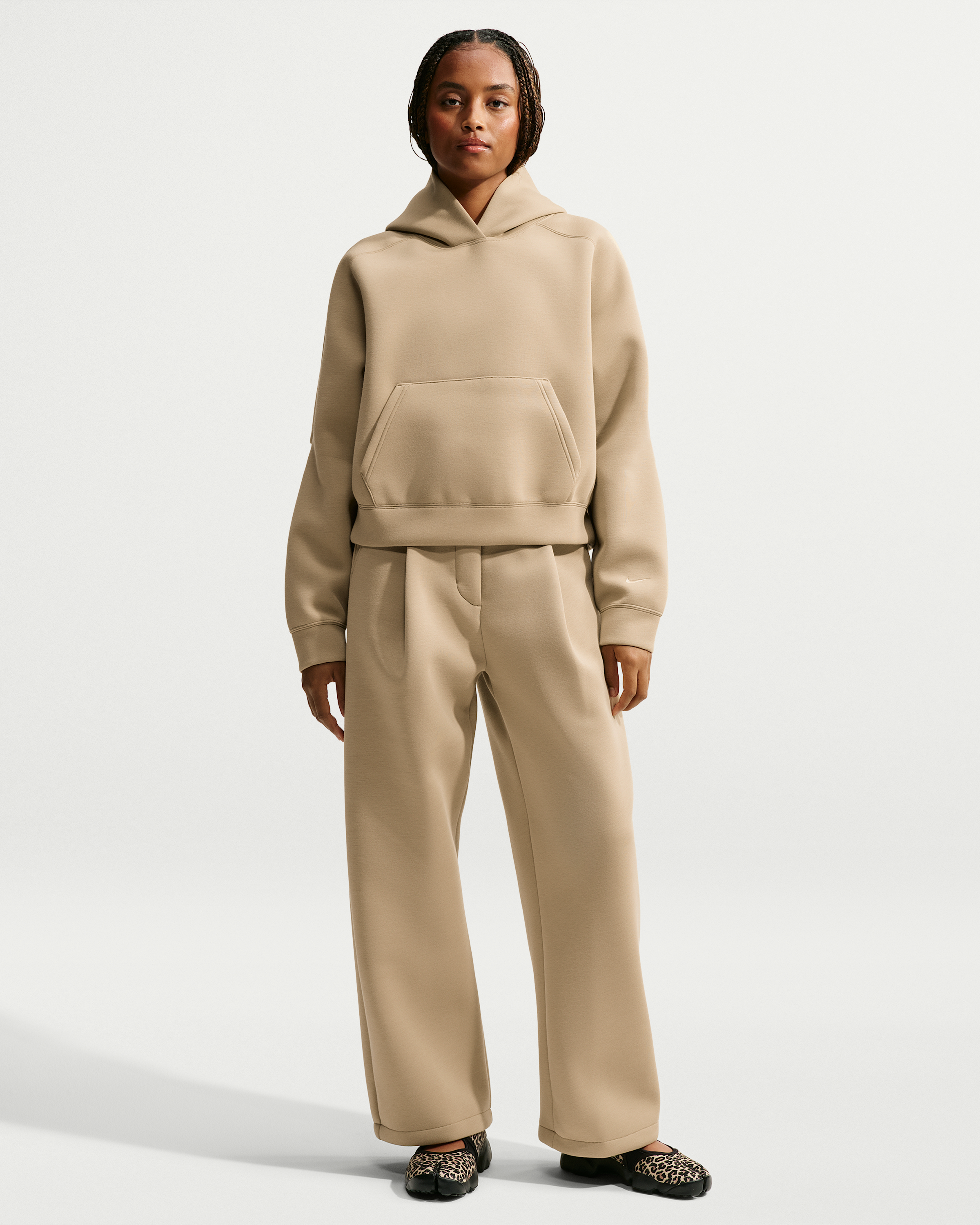 Nike Article Fleece Women's Oversized Hoodie - Parachute Beige/Parachute Beige - View 4
