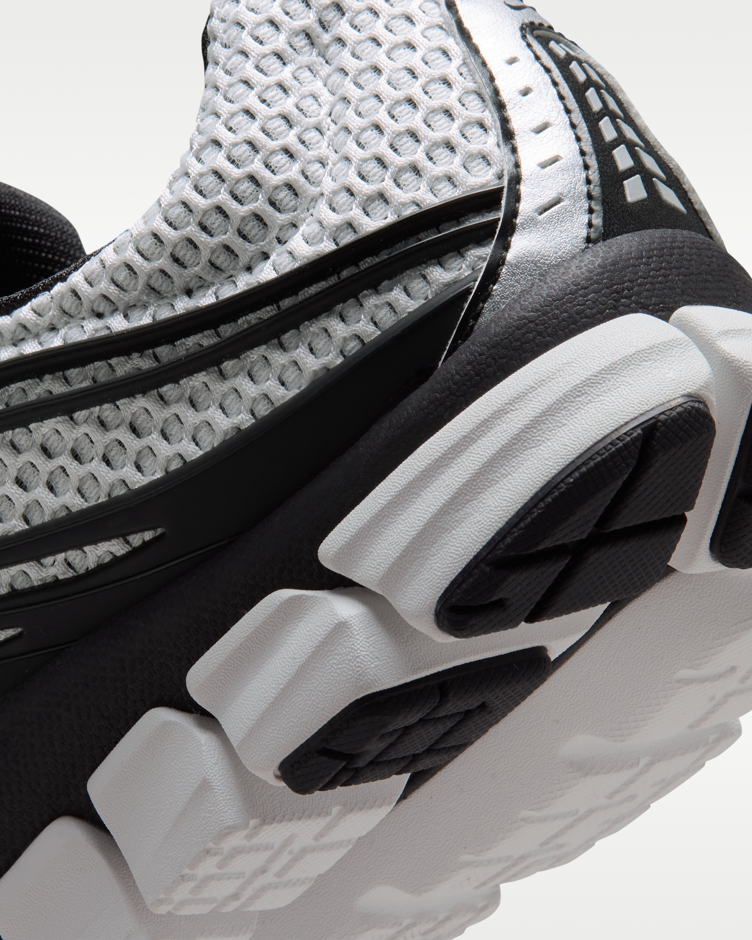Nike Zoom Skylon 11 Men's Shoes - Summit White/Black/Light Smoke Grey/Metallic Silver - View 8